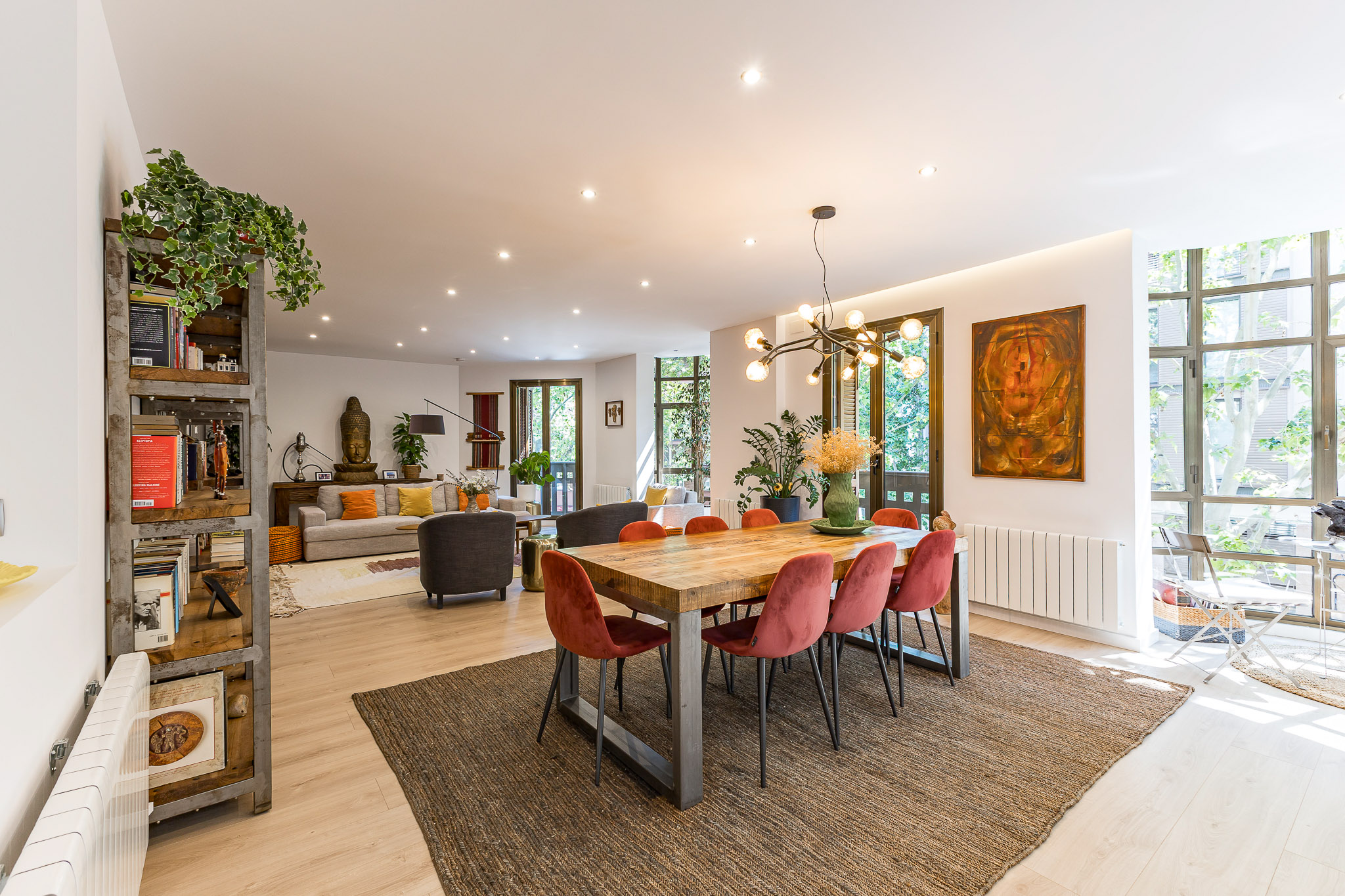 ✨ Exclusivity & Space: Large Renovated Apartment next to the Sagrada Familia