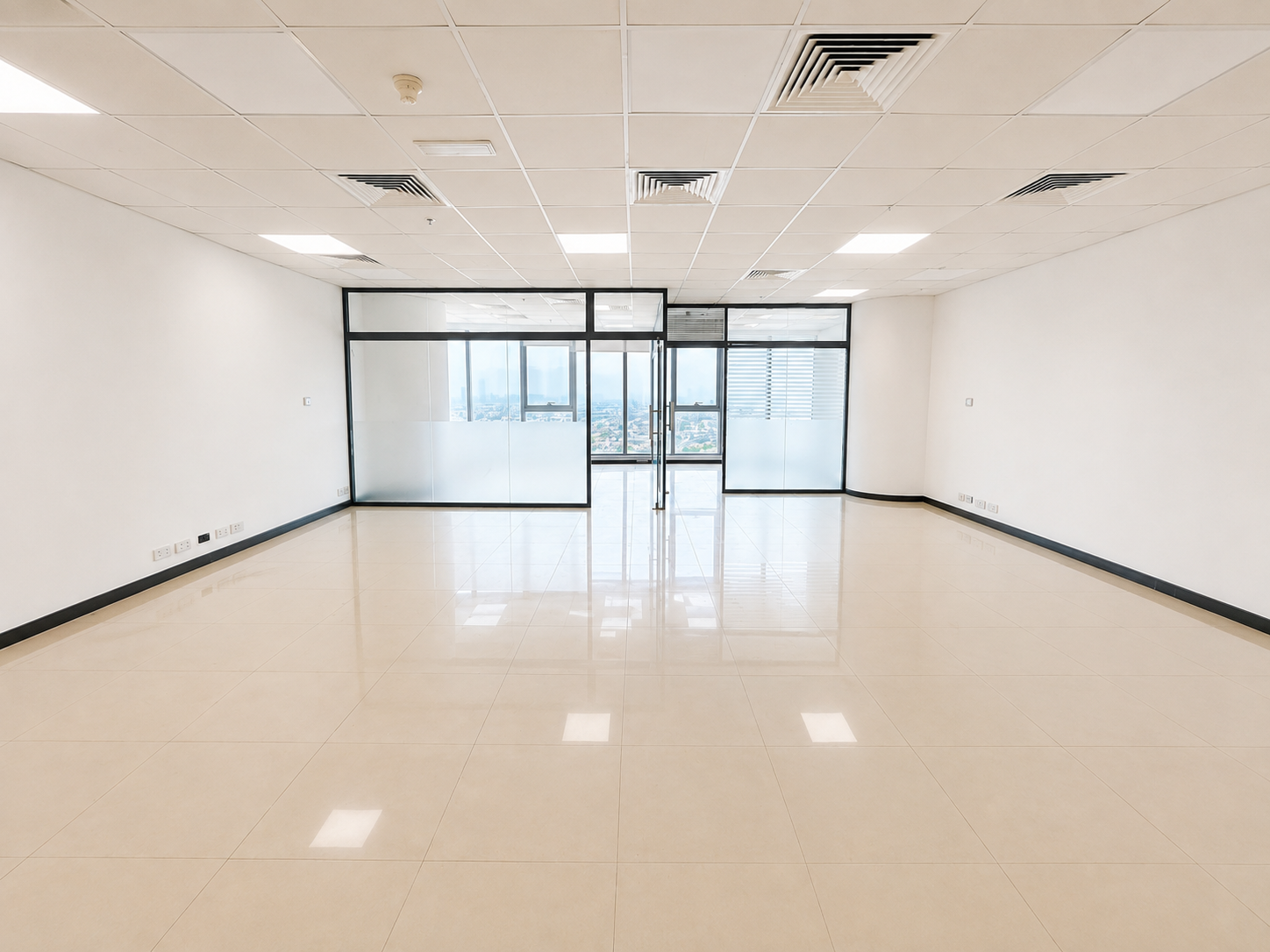 Bright Canal Views | High Floor | Vacant Now