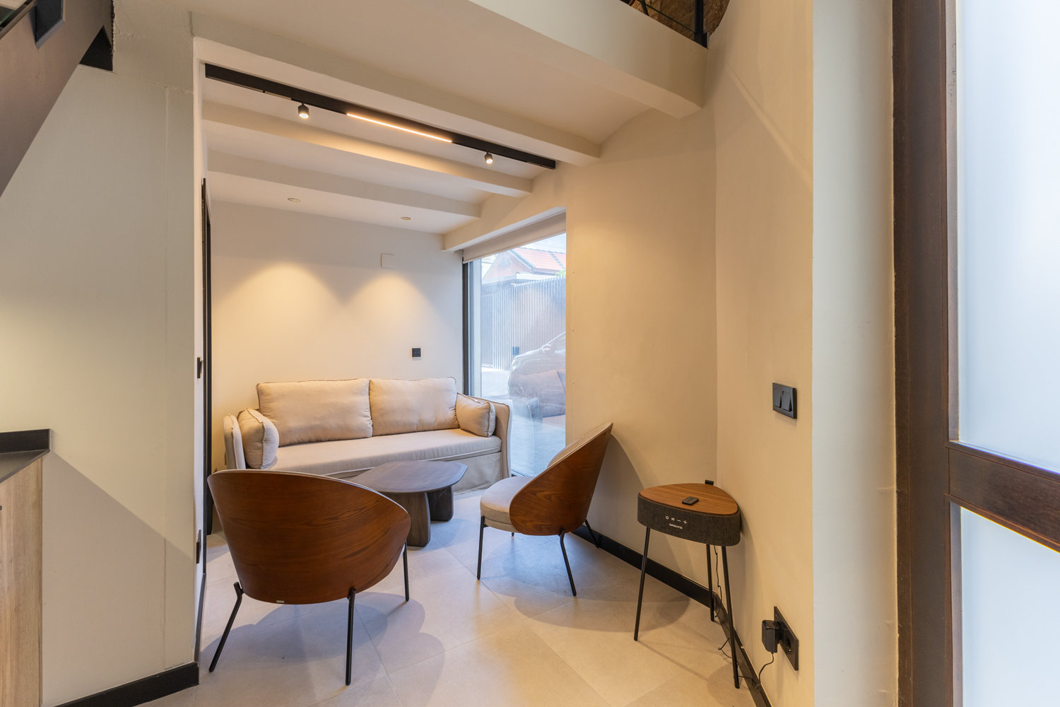 Cozy Short-Term Loft in Camins al Grau