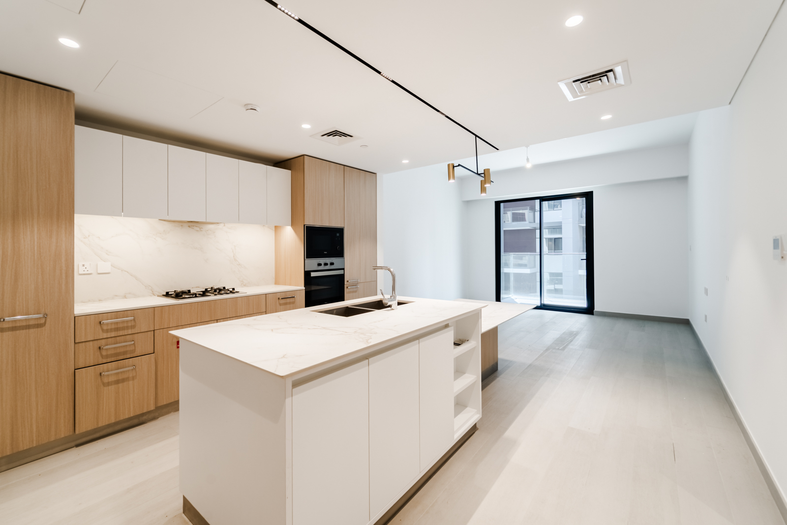 EXCLUSIVE | Spacious | Ready To Move in