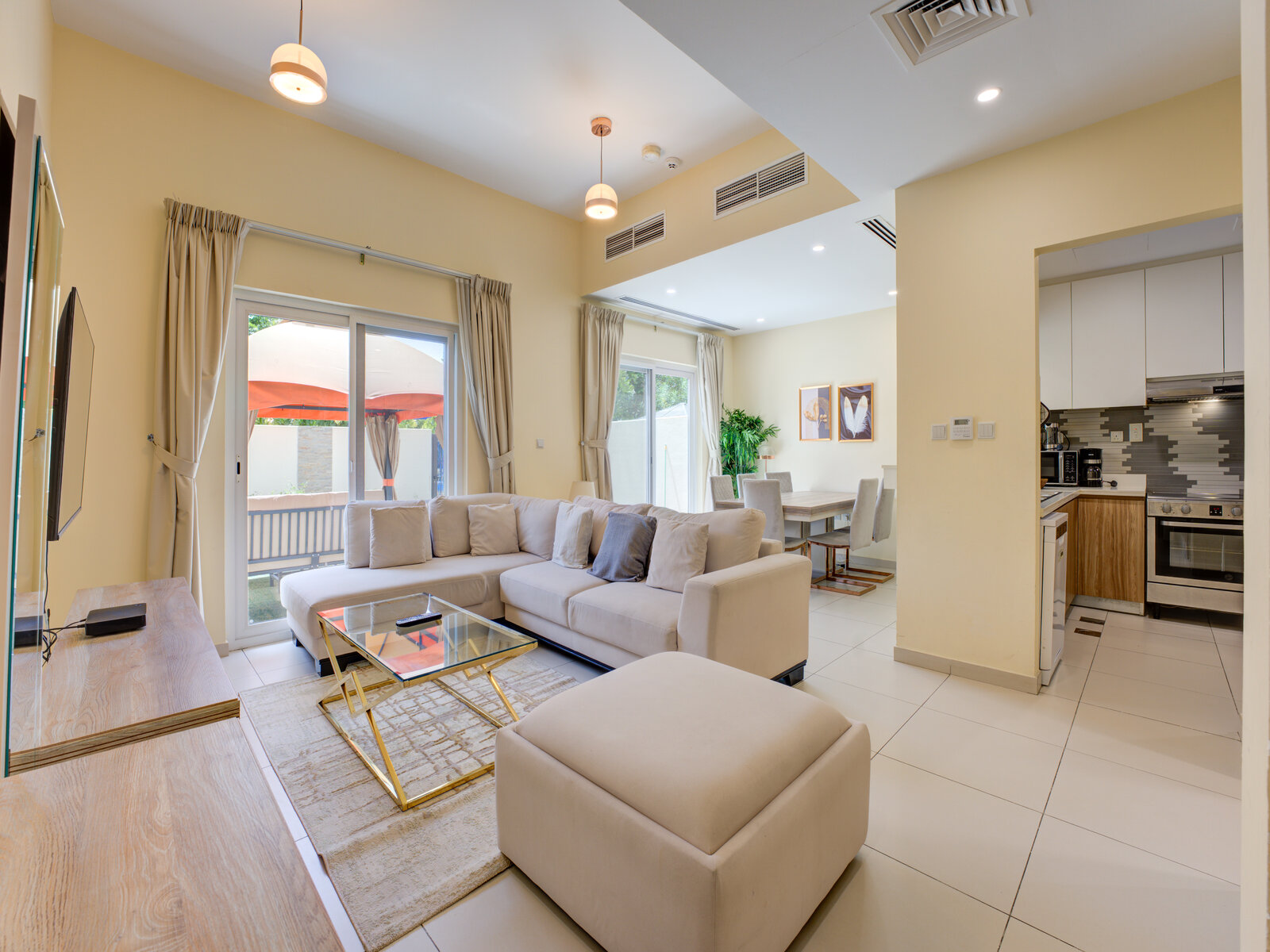 Modern Townhouse  |  Furnished  |  Vacant
