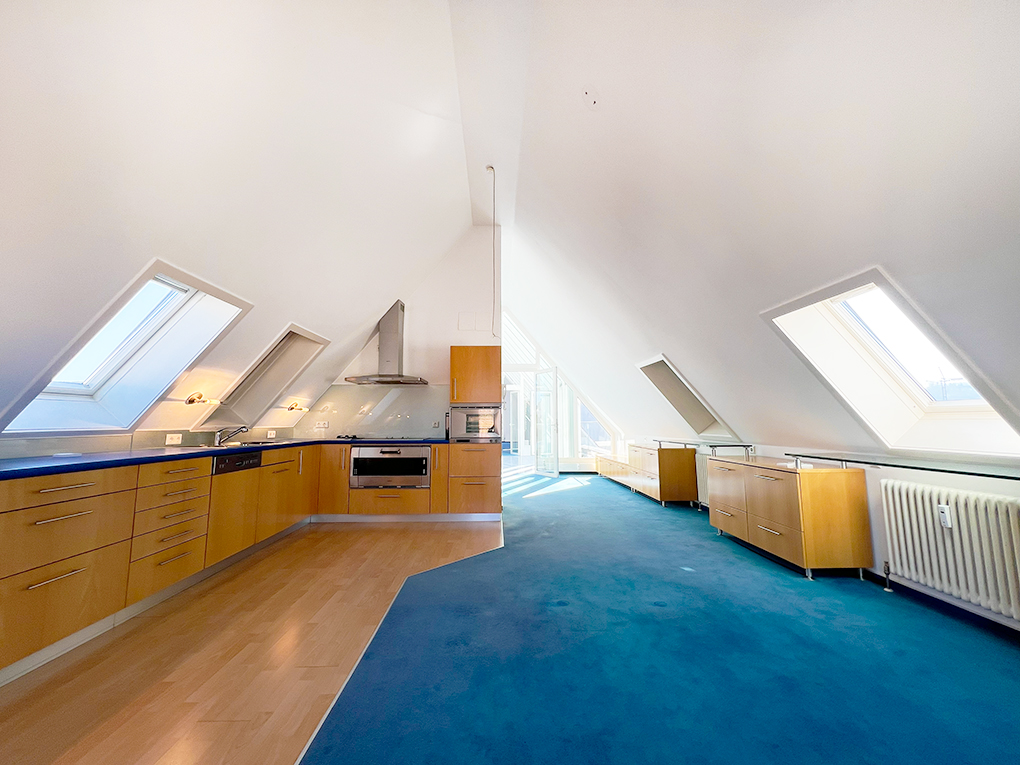 Außergewöhnliche 4 Zi.-Maisonette-Whg. mit Dachterrasse im Stadtzentrum