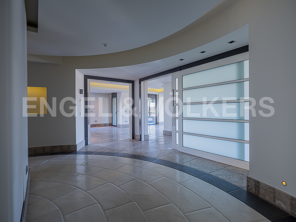 Exclusive apartment in front of the river