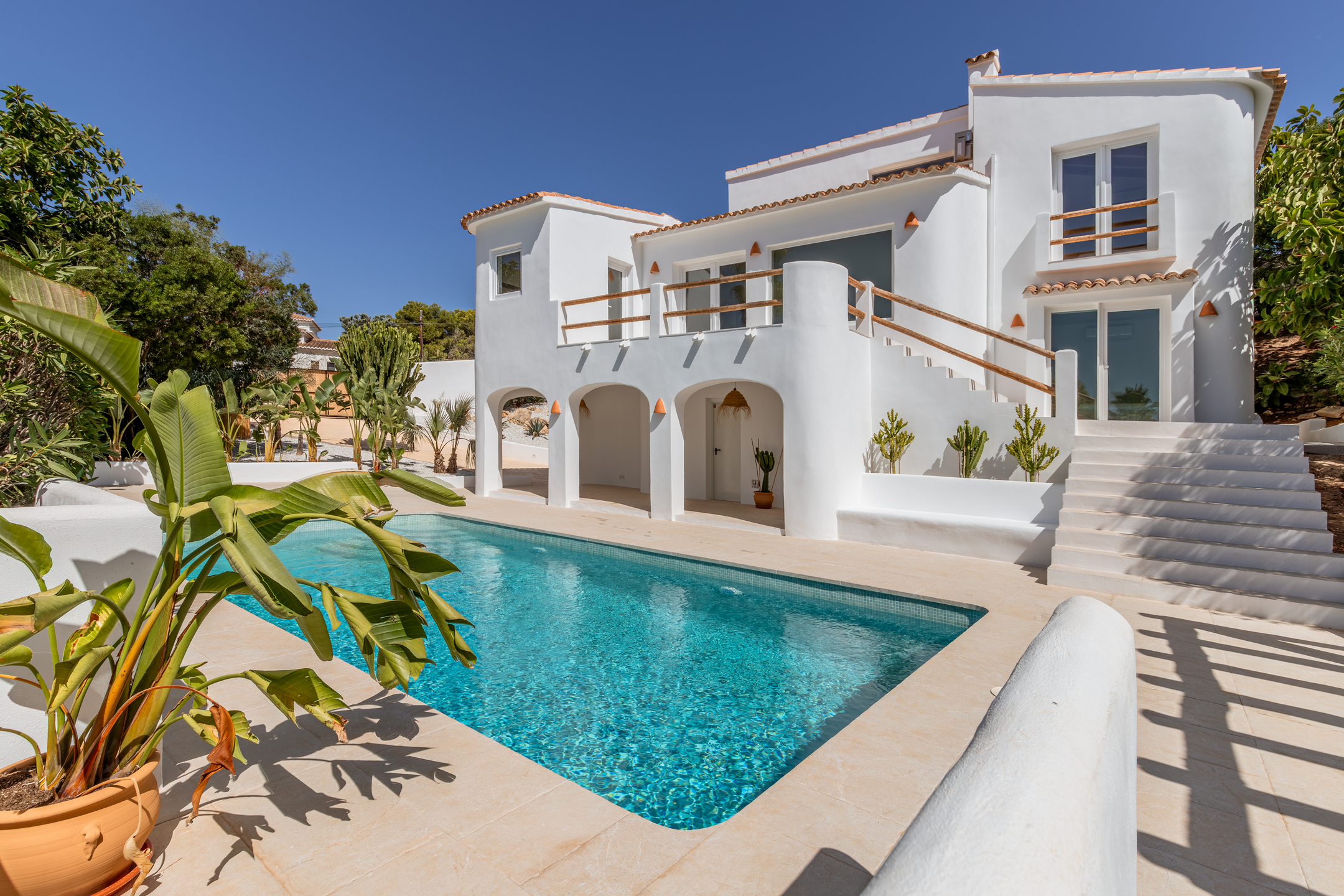 Ibiza-Chic trifft Mittelmeer Panorama