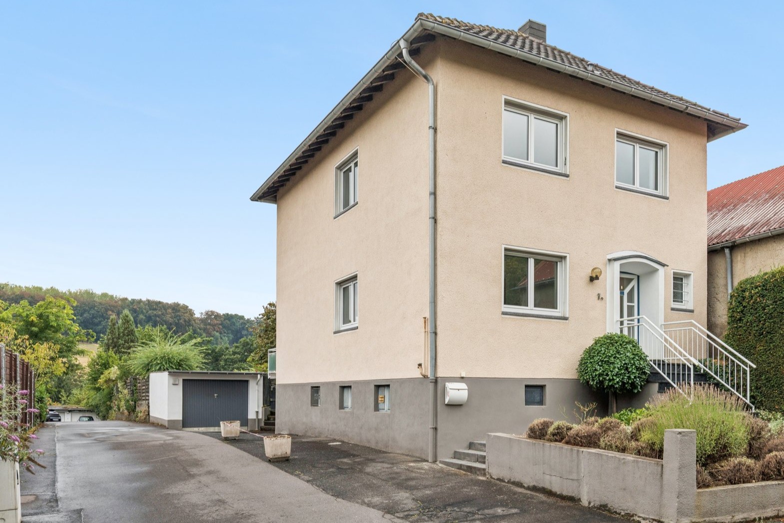 Living in nature: Detached house with a large plot in Wachtberg-Pech