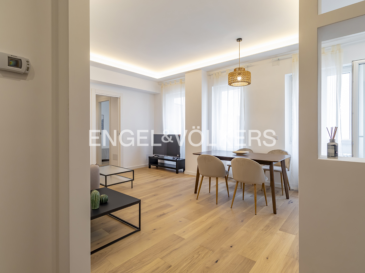 Beautiful new furnished 2-bedroom apartment with optional garage – Via Nomentana (near Piazza Sempione)
