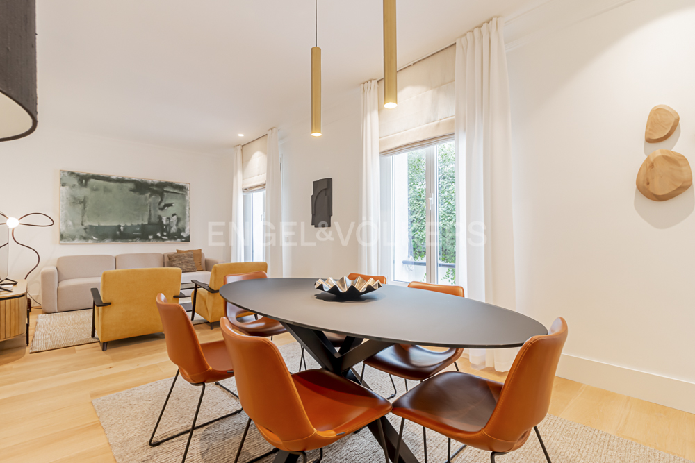 Bright and elegant furnished home in Recoletos