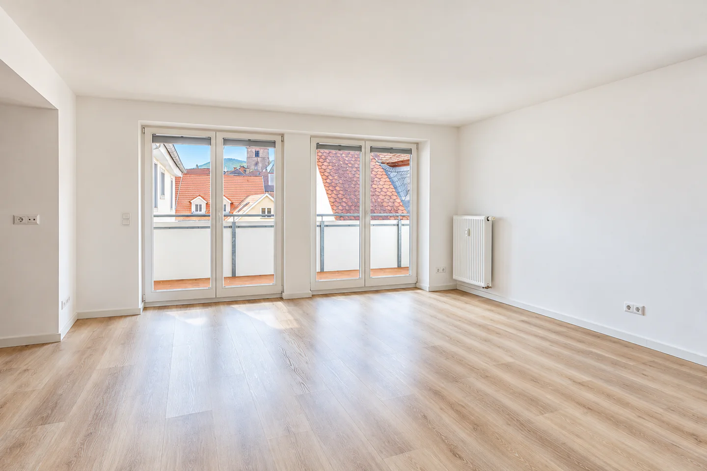 Helle 2-ZKB-Wohnung mit Balkon und Aufzug in Innenstadtlage! - Foto 2