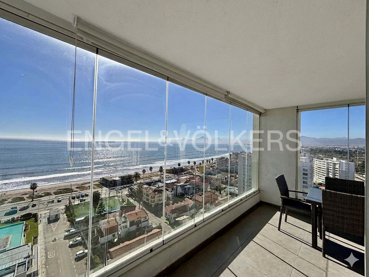 Se vende departamento en Av. del mar