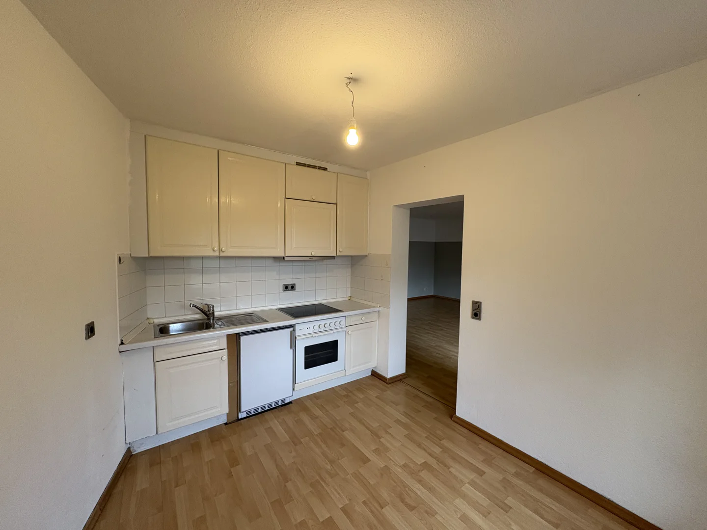 Großzügige 1,5 ZKB mit Loggia und Stellplatz! - Photo 4