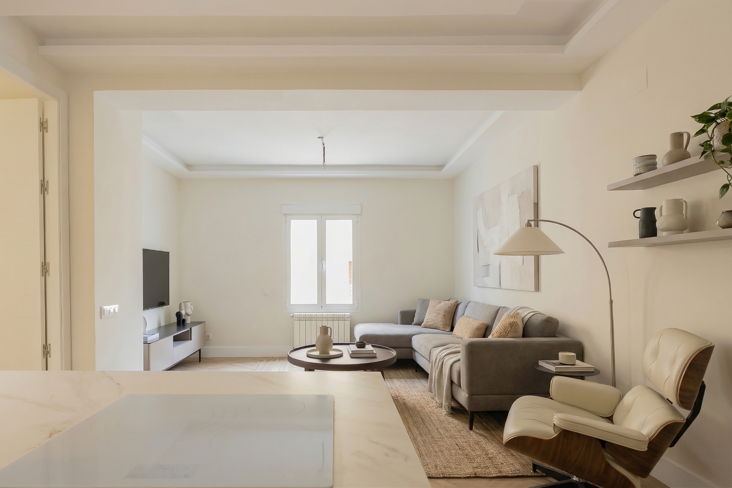 Opportunity: renovated 100 m² apartment with natural light, steps from Retiro Park and Goya