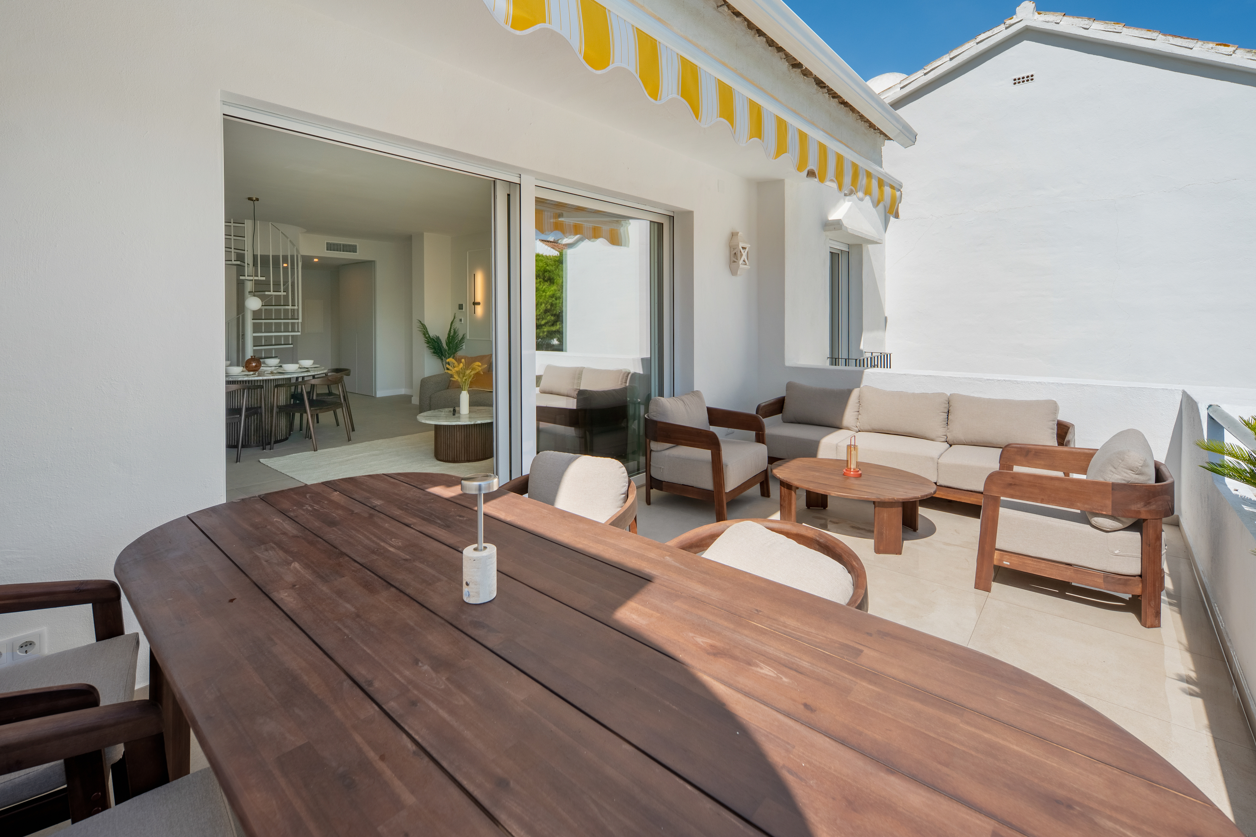 Elegant penthouse with private rooftop terrace, tourist license, and just steps from the beach