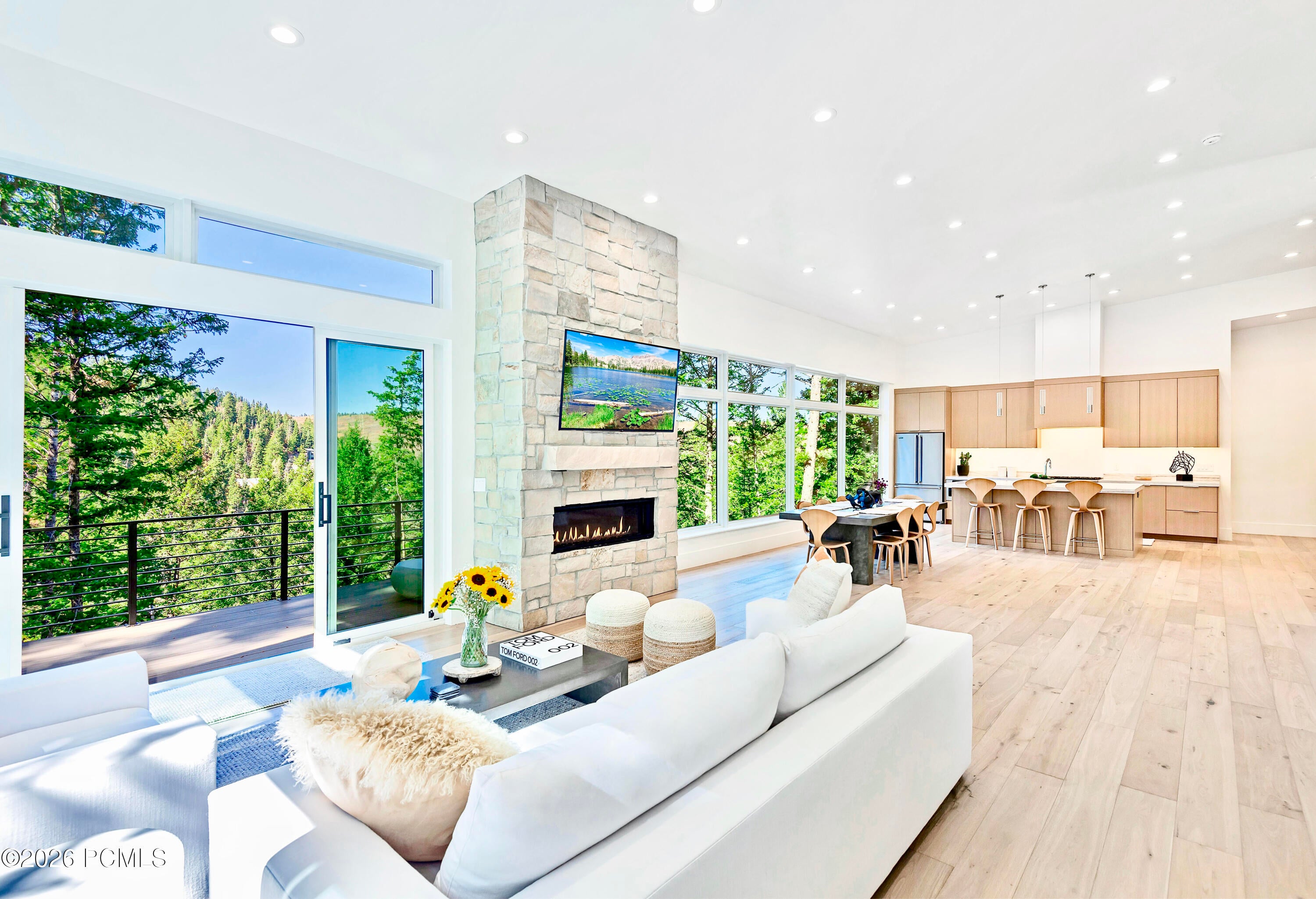 Architecturally Distinctive Mountain Retreat