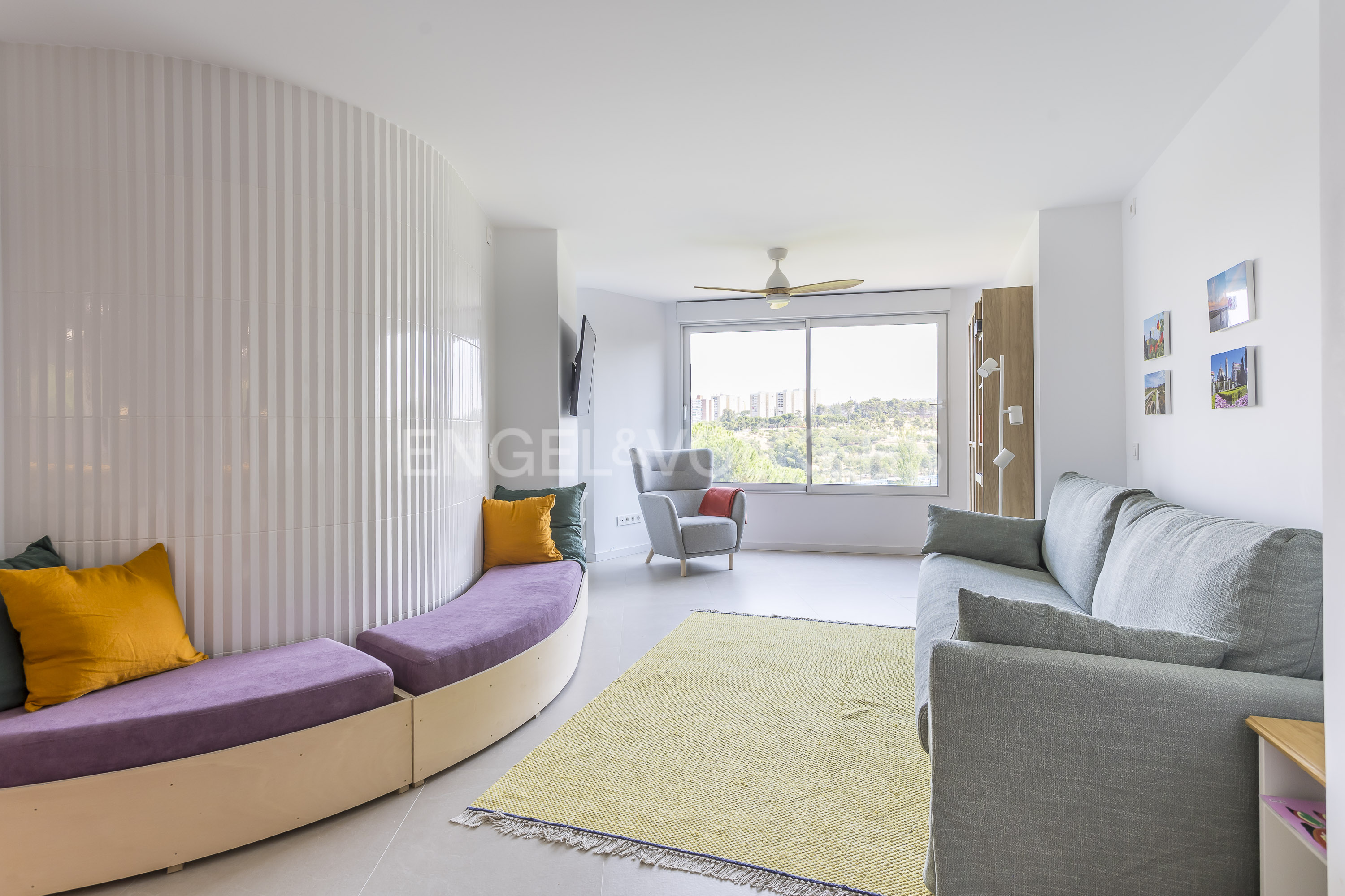 Brand-new apartment with spectacular views—available for short stays!