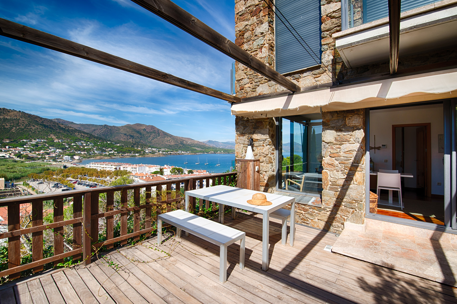 Duplex mit Meerblick, großen Terrassen und Parkplatz, El Port de la Selva