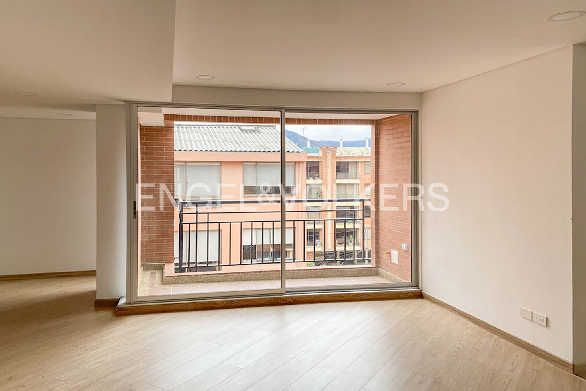 Apartamento a estrenar con balcón  para venta en El Batán