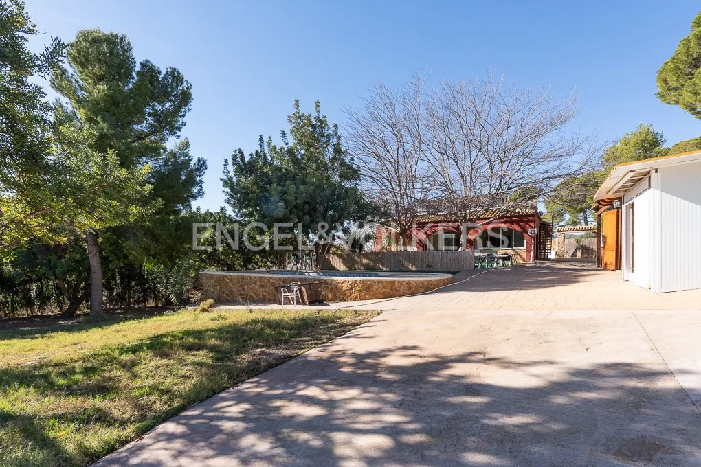 Villa with private pool and garden in Sagunto