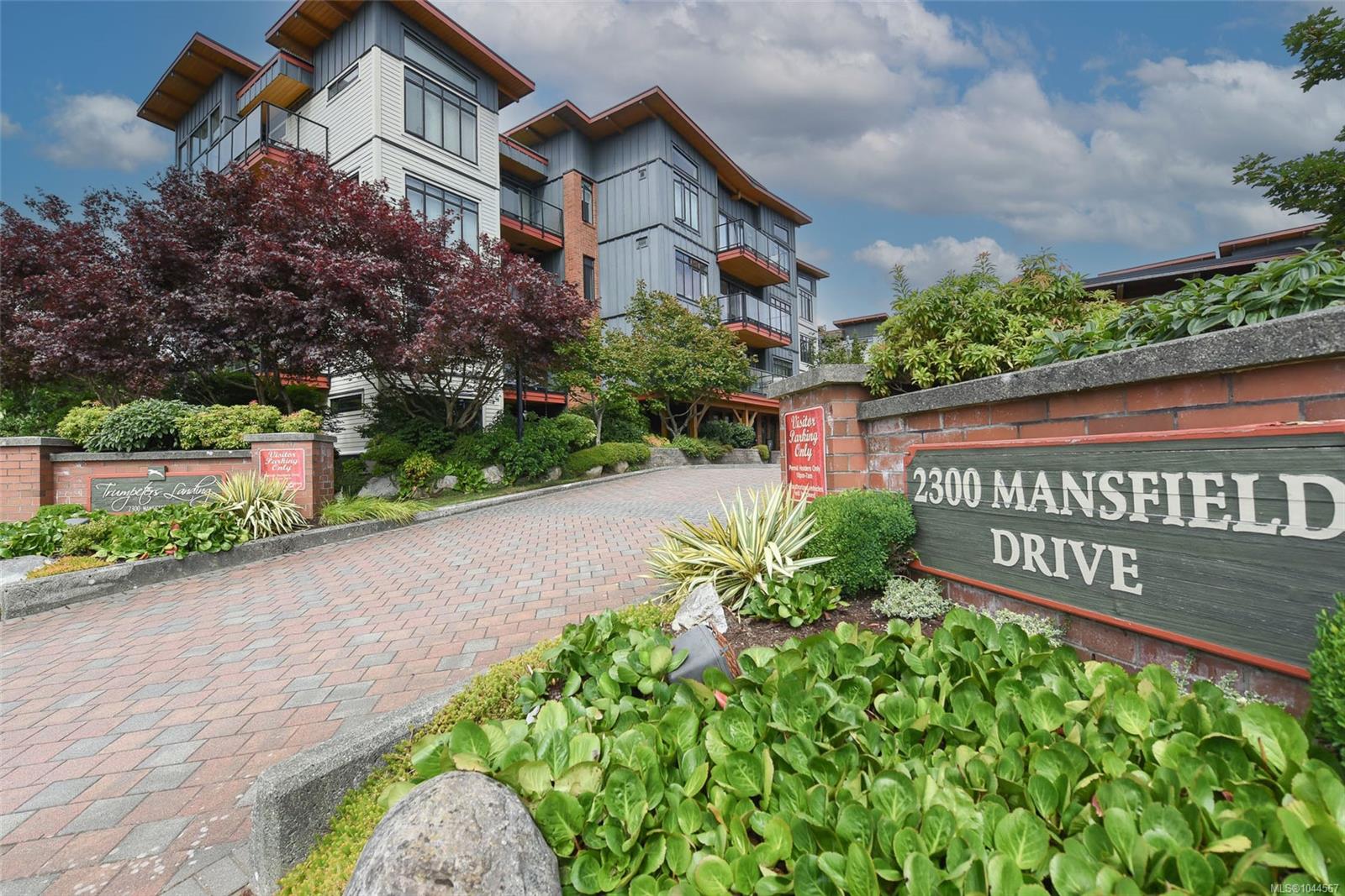 Tastefully updated 1100+ sq ft ground floor garden suite