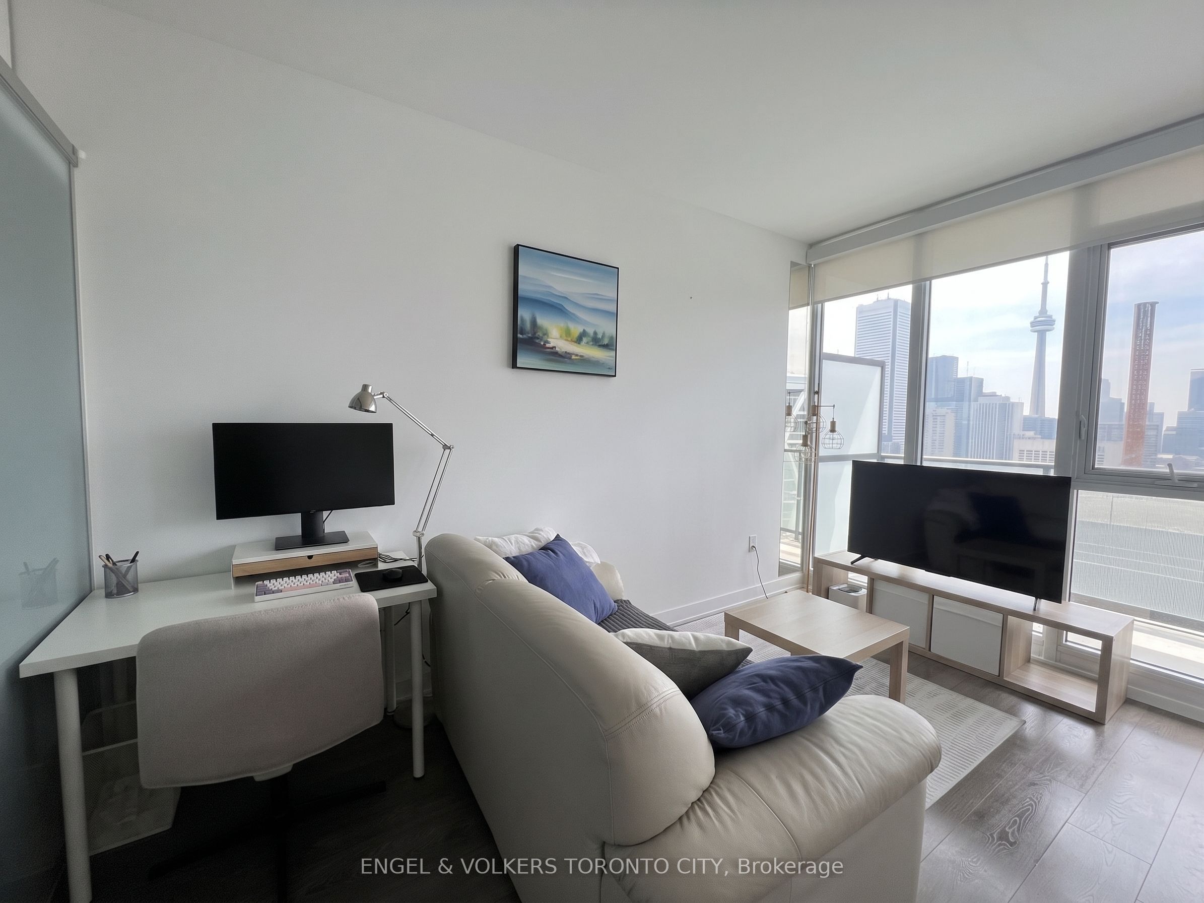 South Facing Downtown Toronto Apartment