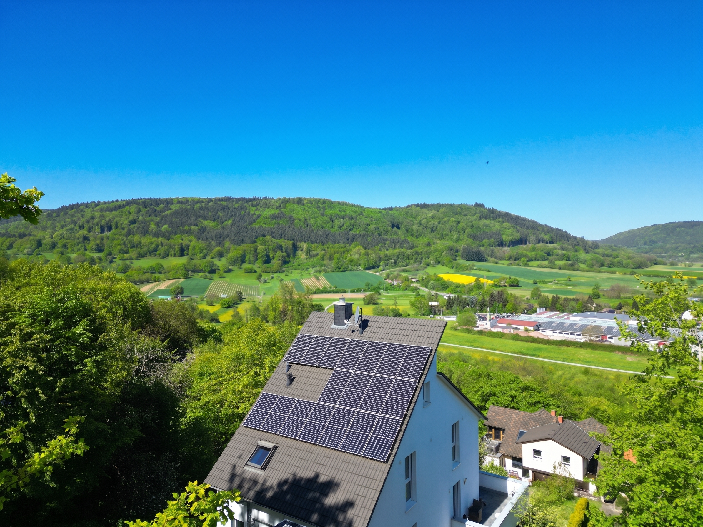 Panoramablick, Sonne & Privatsphäre – Modernes Familienglück mit Einliegerwohnung