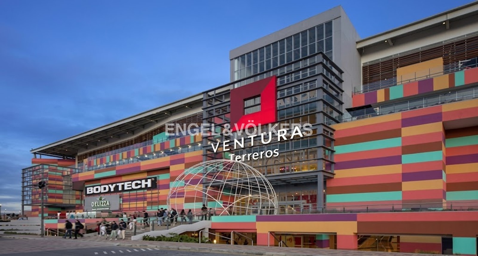 Arriendo local en 2do piso de 191,38m2 en el CC Ventura terreros