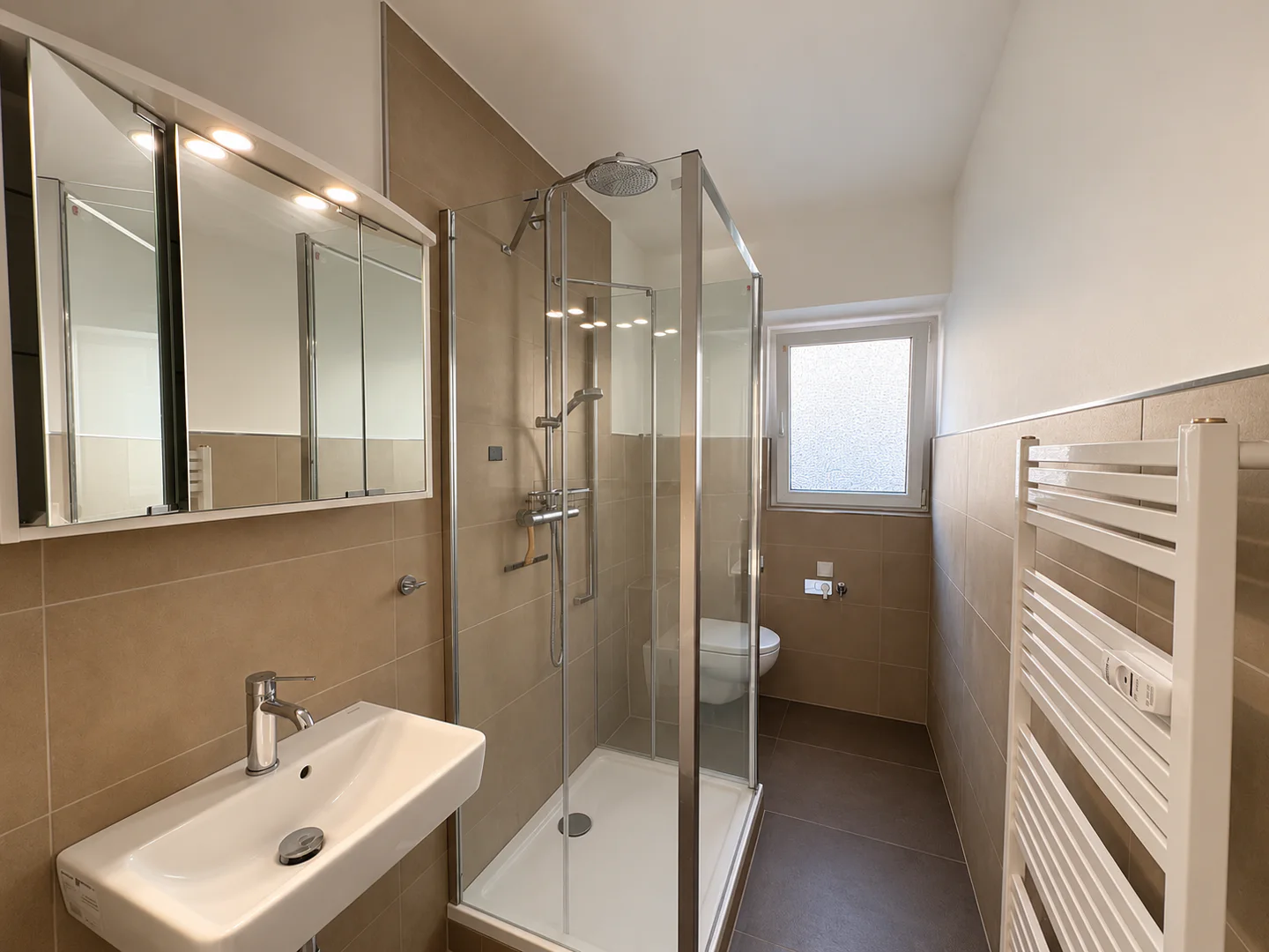 Bezugsfrei ab 01.11.: Helle 2-Zimmer-Wohnung mit Balkon! - Photo 4
