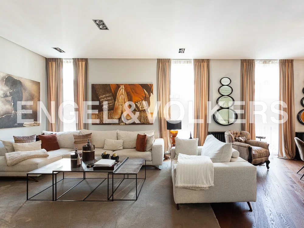Exclusive classy housing in "Eixample" district