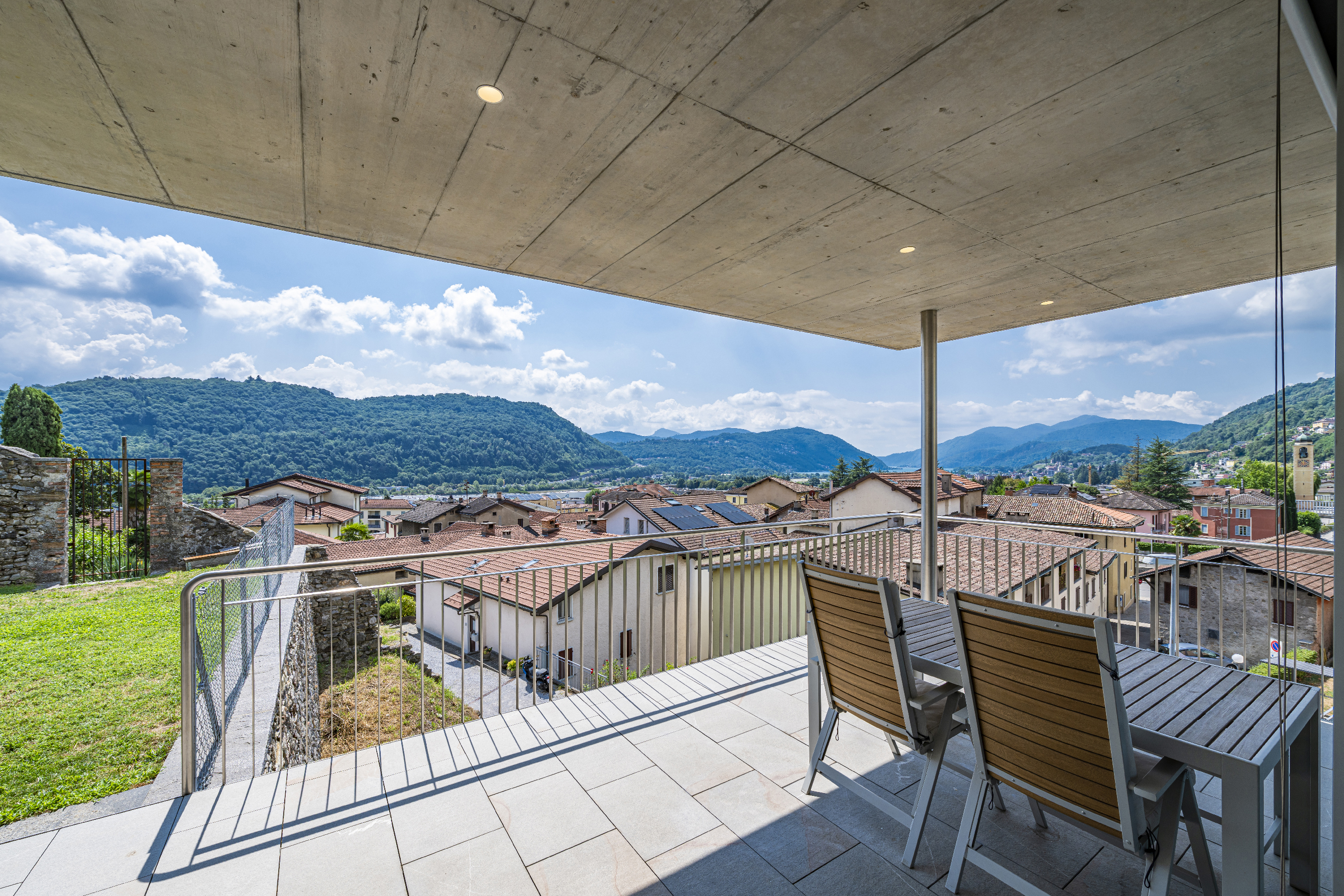 Contemporary design in a peaceful setting