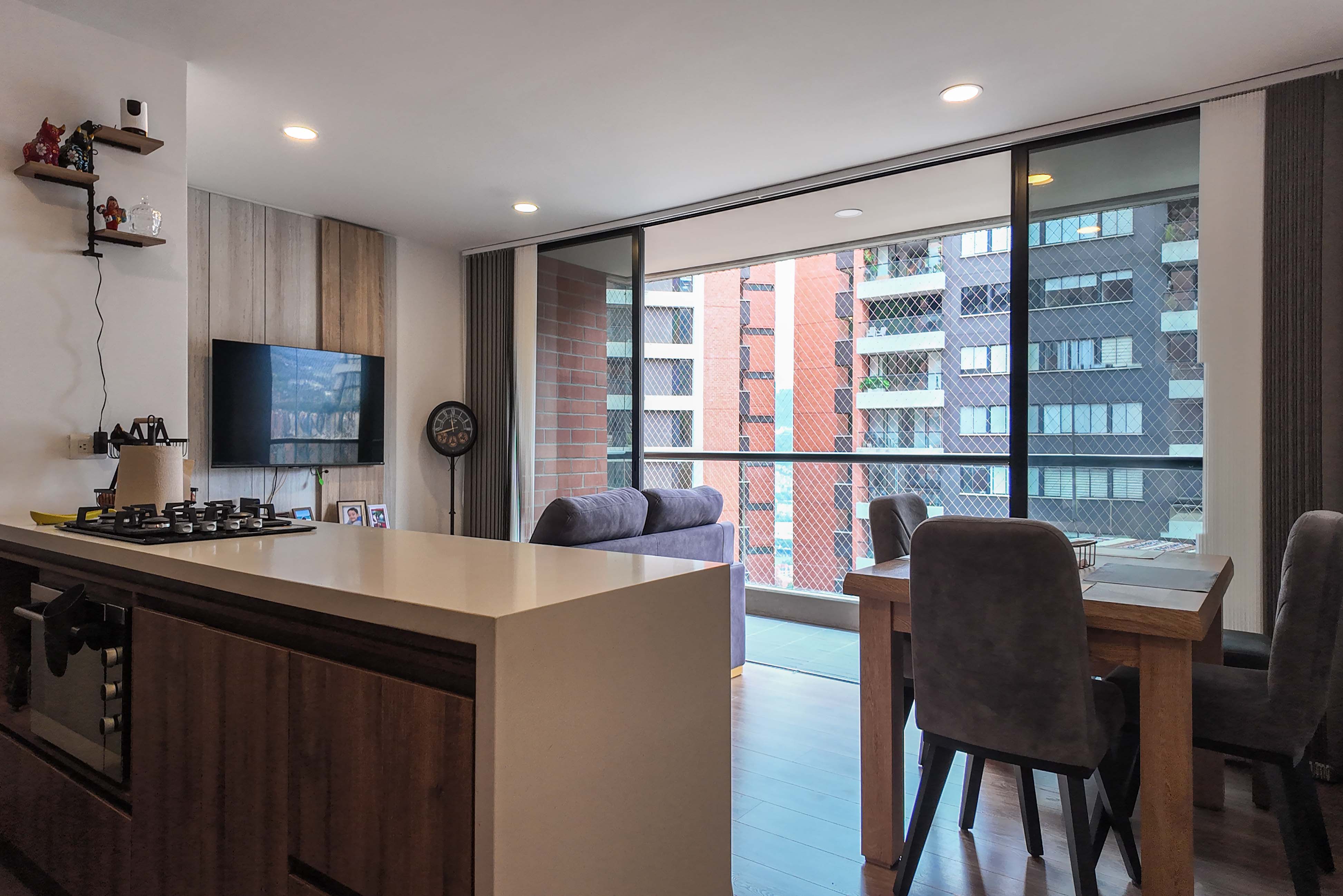 Apartamento con vista a la ciudad y clubhouse para venta en El Trianón, Envigado
