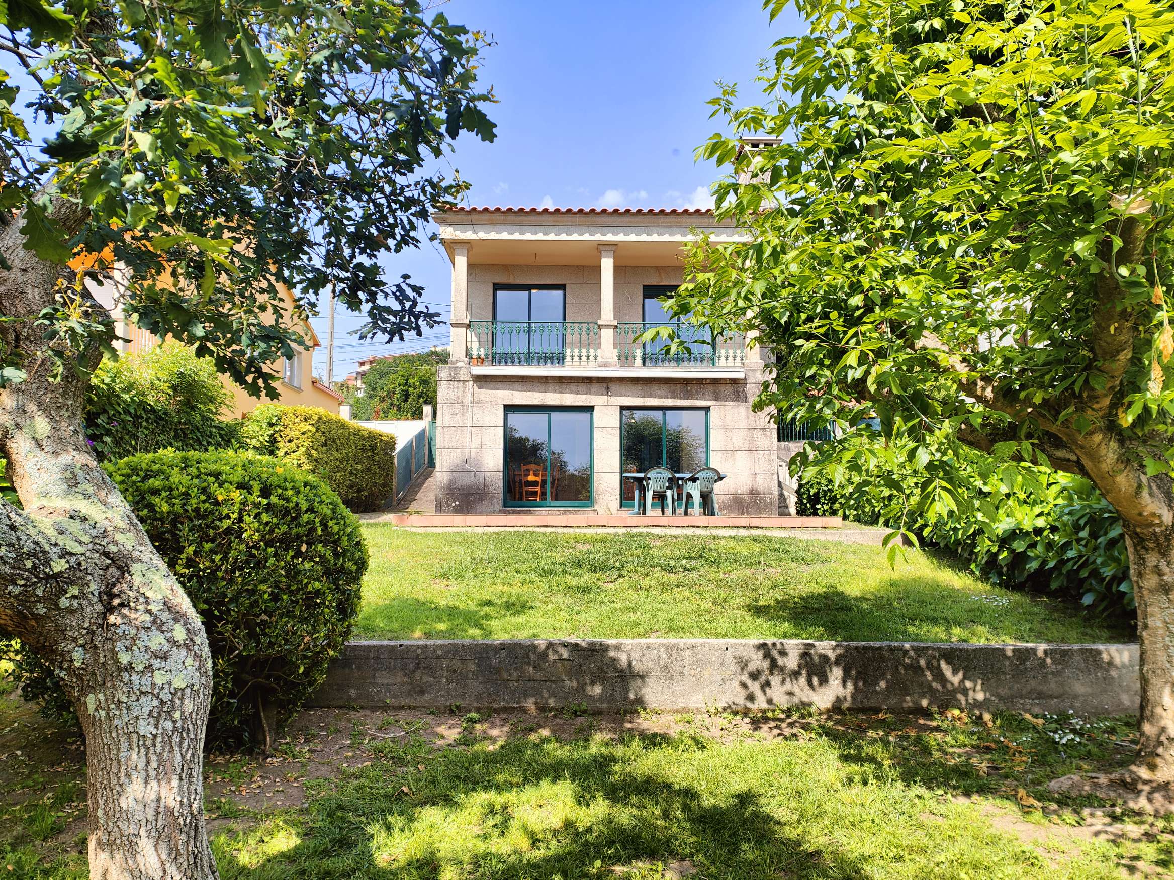 Casa de 5 dormitorios con Vistas y jardín en Santa Marta, Liméns