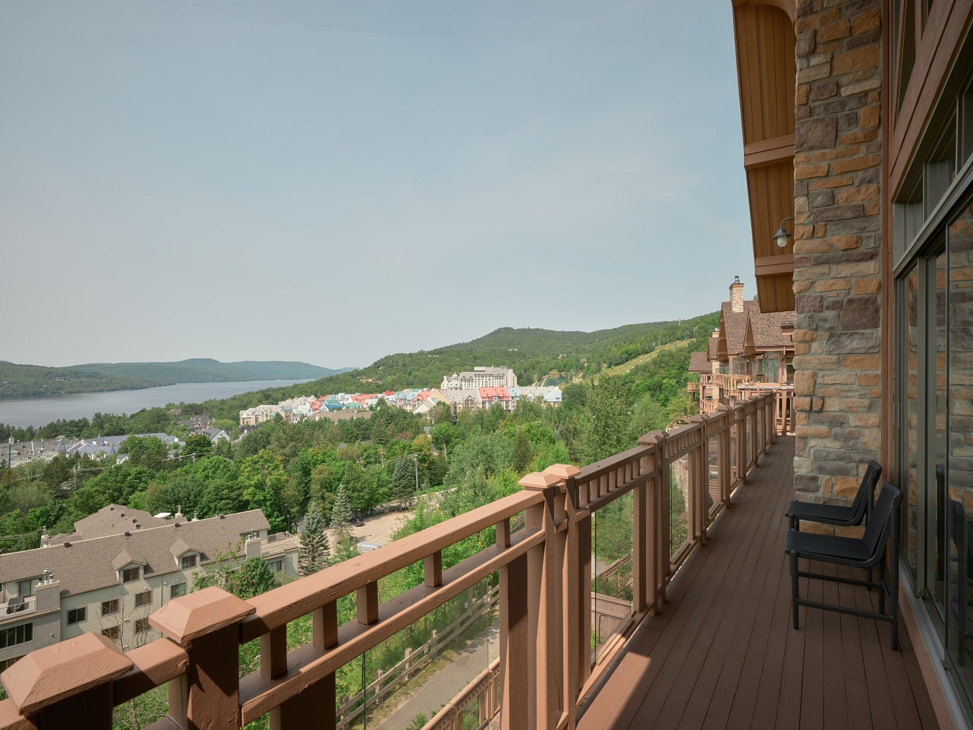 Luxurious seasonal rental in a 3 bedroom unit at Altitude