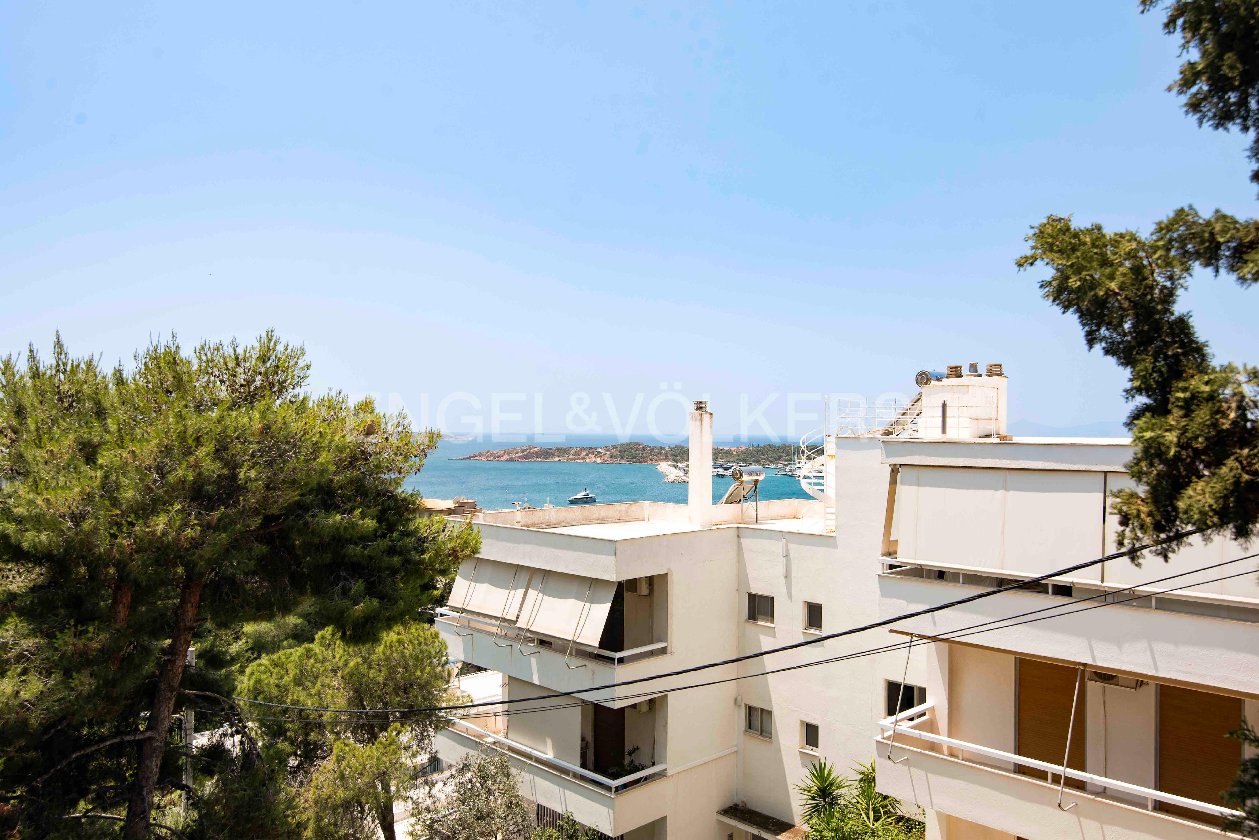 Renovated apartment with sea view, Vouliagmeni