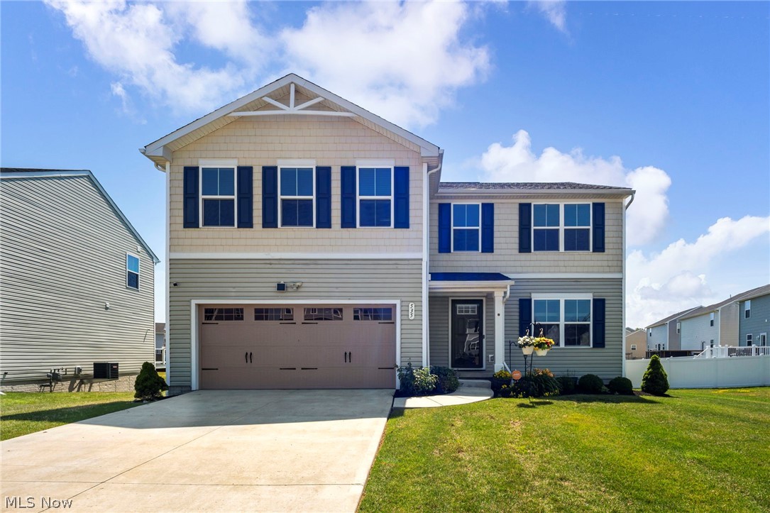 Spacious Colonial in Encore Estates at Heisley Park