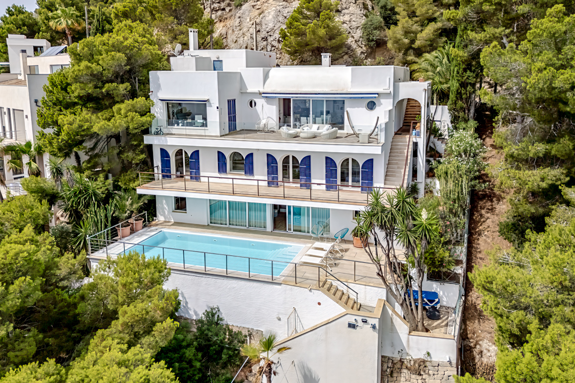Jewel in first sea line - Villa with direct sea access