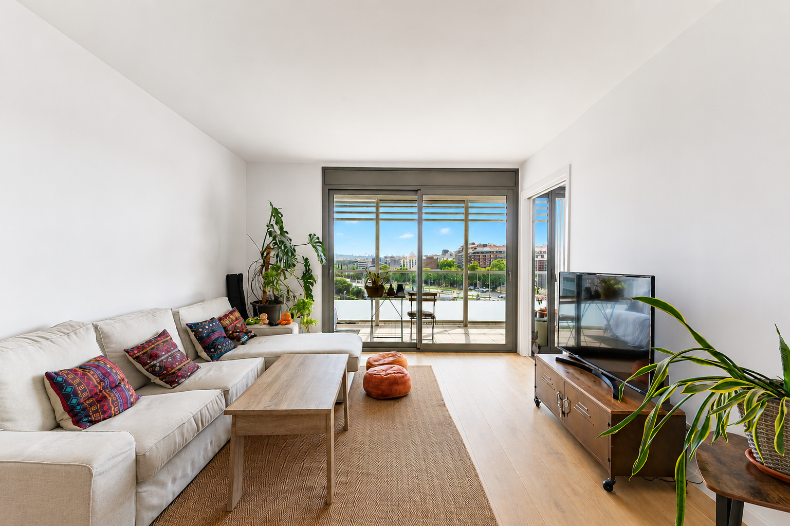 Urban luxury with wonderful city views