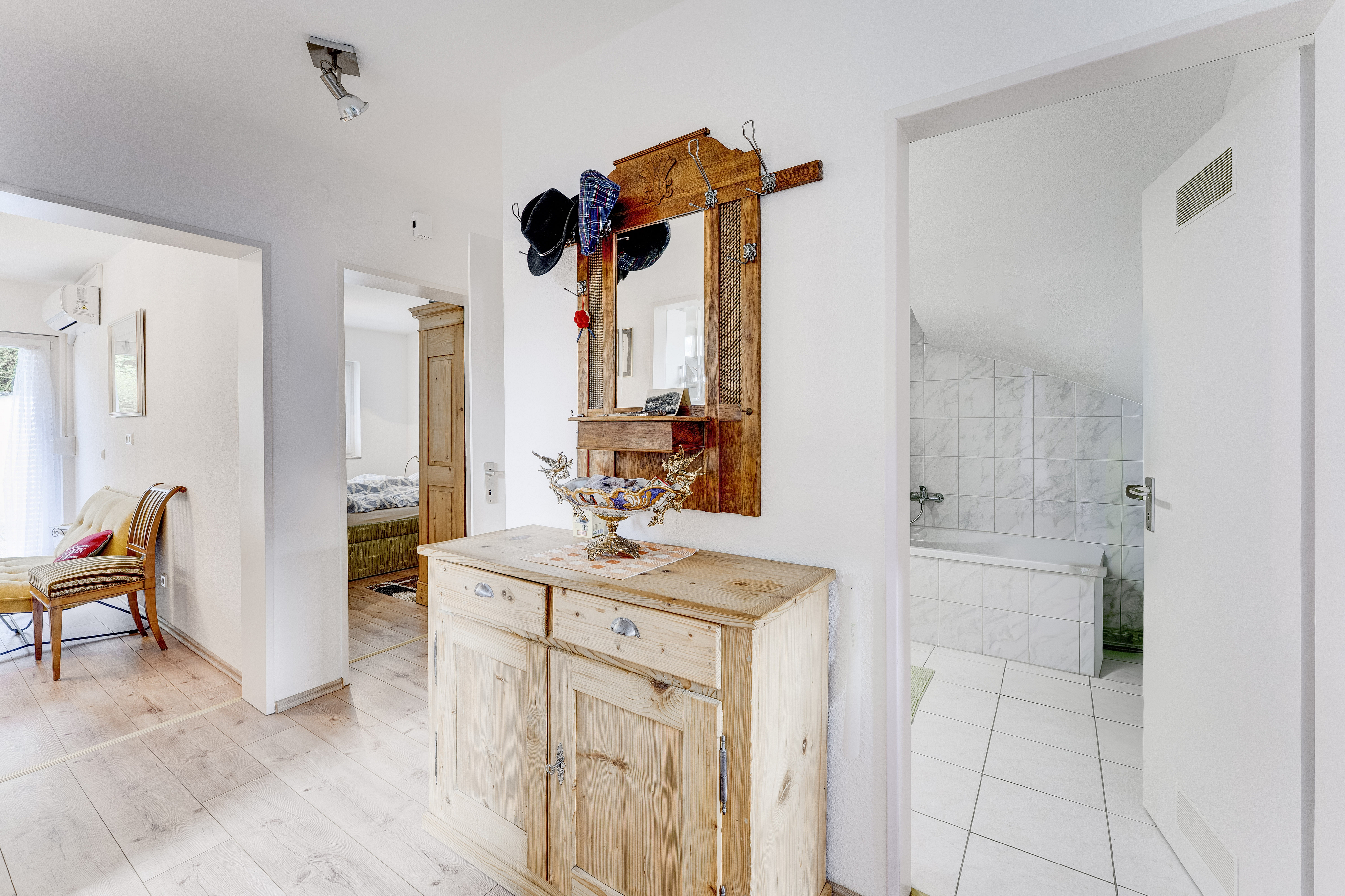 Gepflegte 3‑Zimmer‑Wohnung mit Terrasse und Garage in Badenweiler
