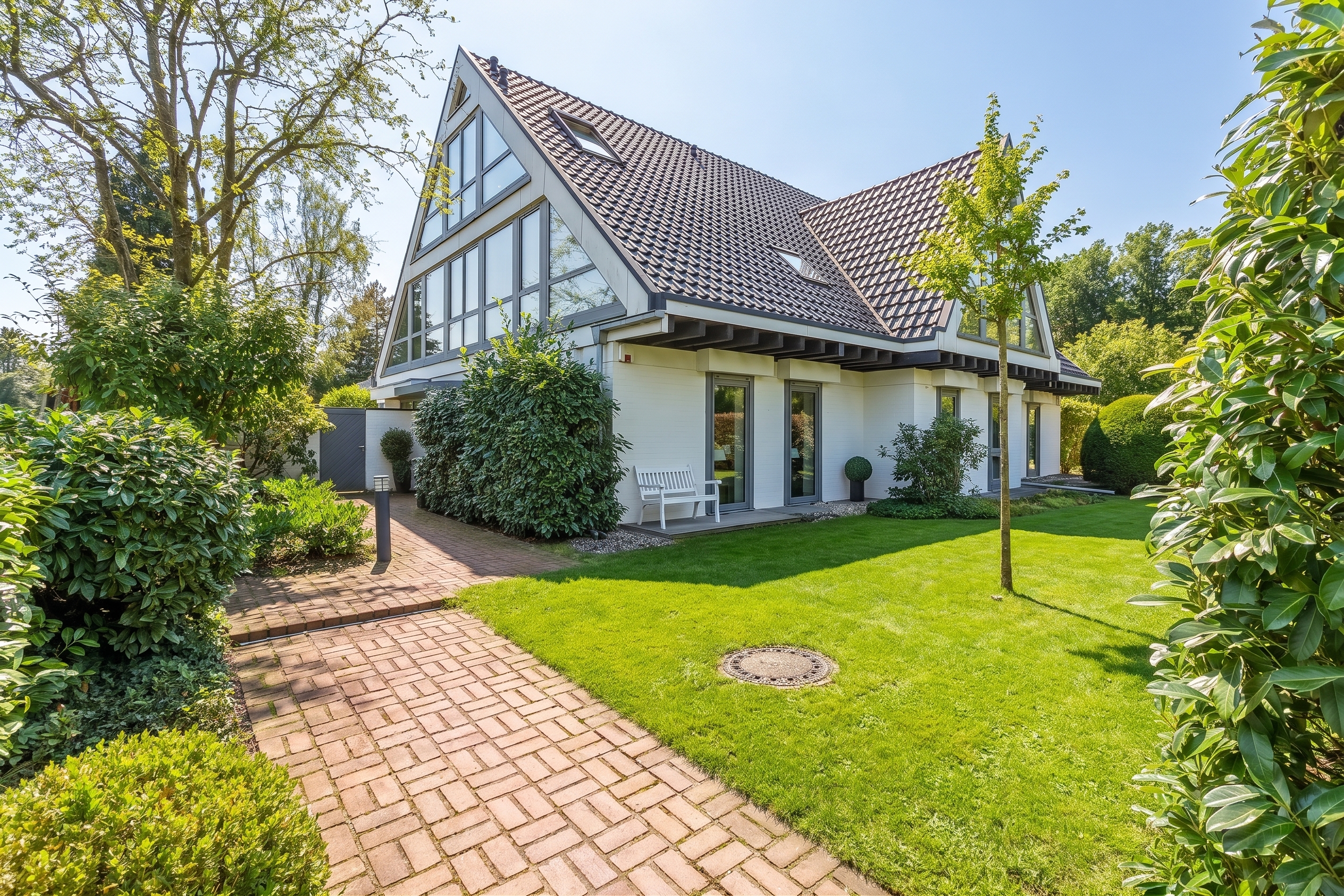 Exclusive semi-detached villa (WEG) in Old Meerbusch [Editat amb IA]