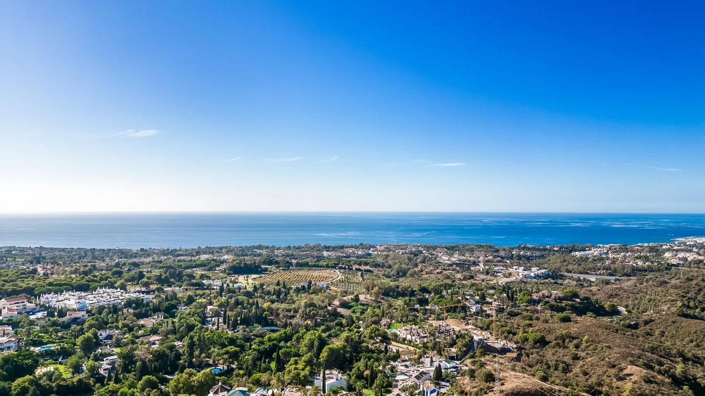 Marbella Hill Club: Großes Grundstück mit Bestem Meerblick in einer prestigeträchtigen Wohnanlage