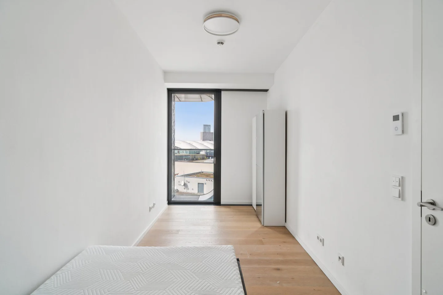 Exklusive möblierte Vier-Zimmer-Wohnung im Frankfurter Europaviertel mit Skylineblick - Photo 4