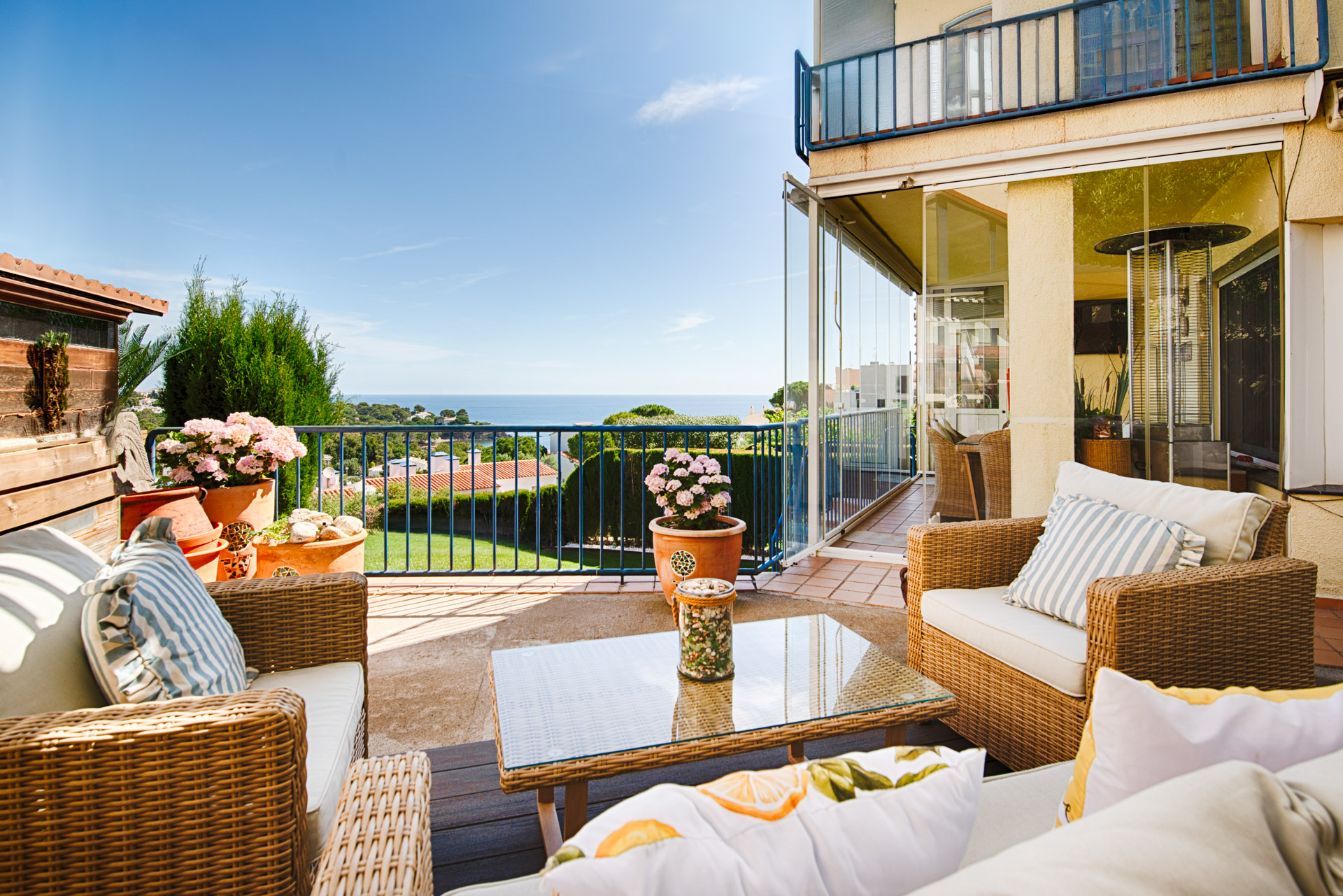 Apartment in Cau del Llop, Llançà, sea view and garden