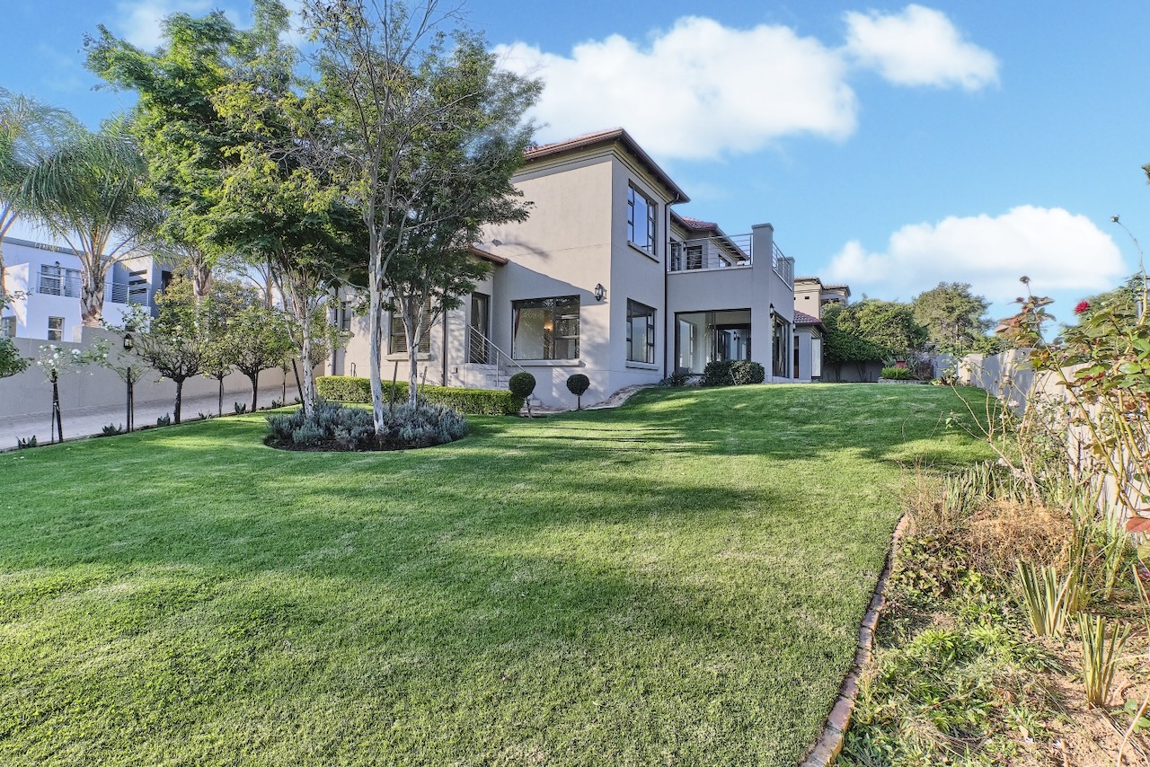 4 Bedroom House, Eagle Canyon Golf Estate