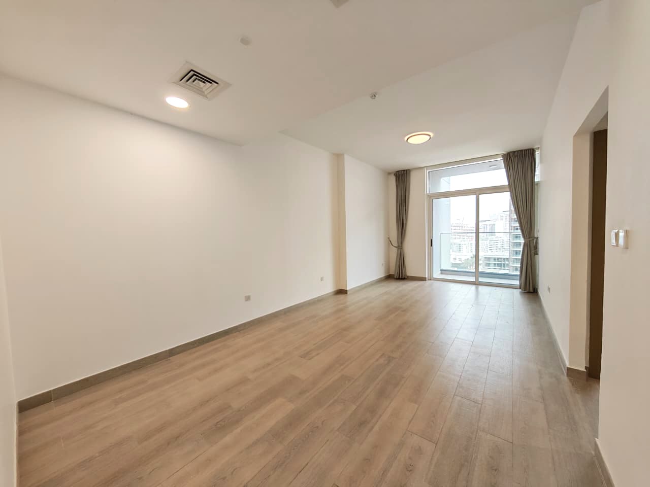 High Floor | Unfurnished | Ready To Move In