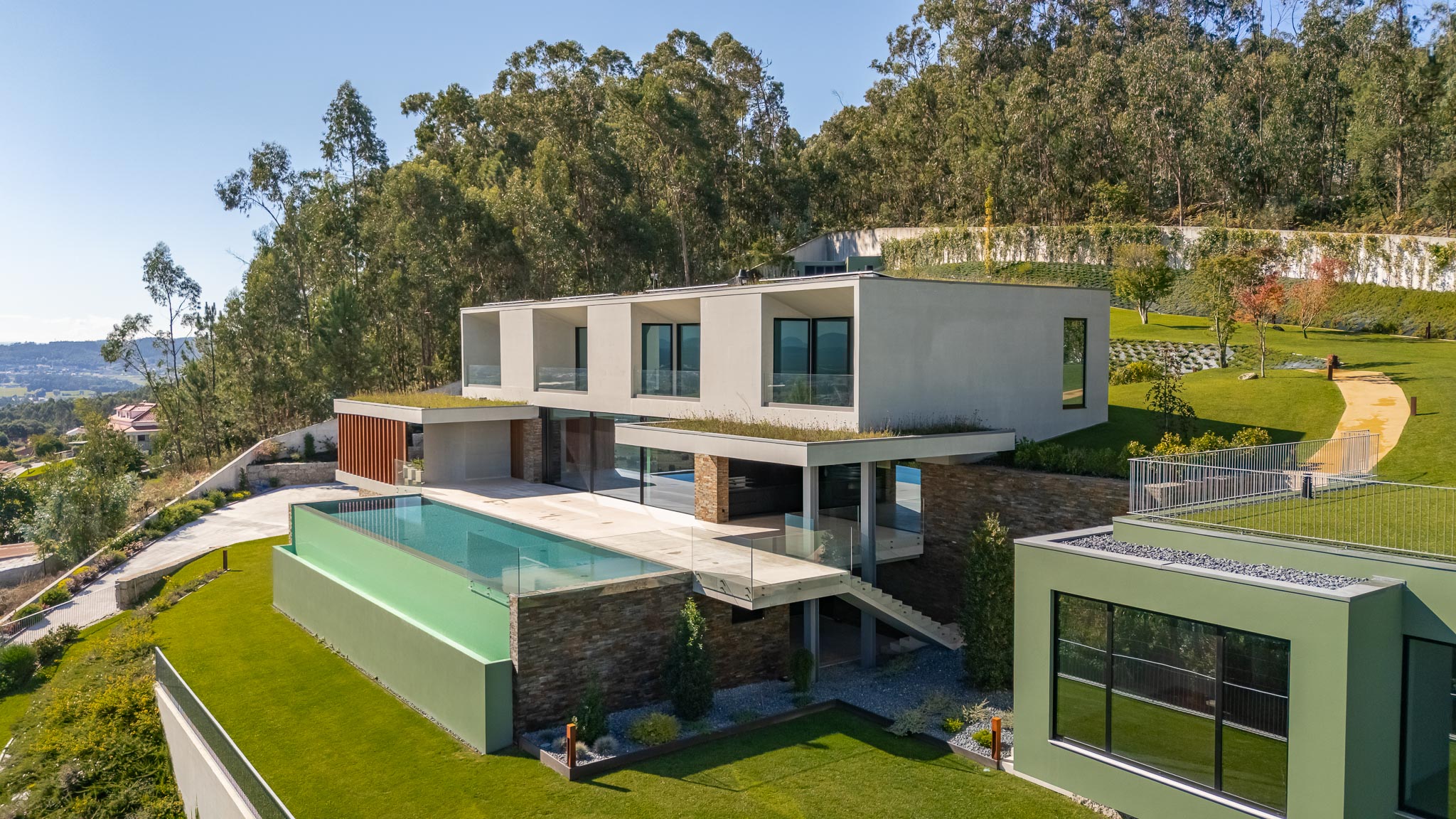 Luxuriöse 4 Schlafzimmer Villa mit Infinity-Pool und Talblick in Barcelos, Braga, Nordportugal