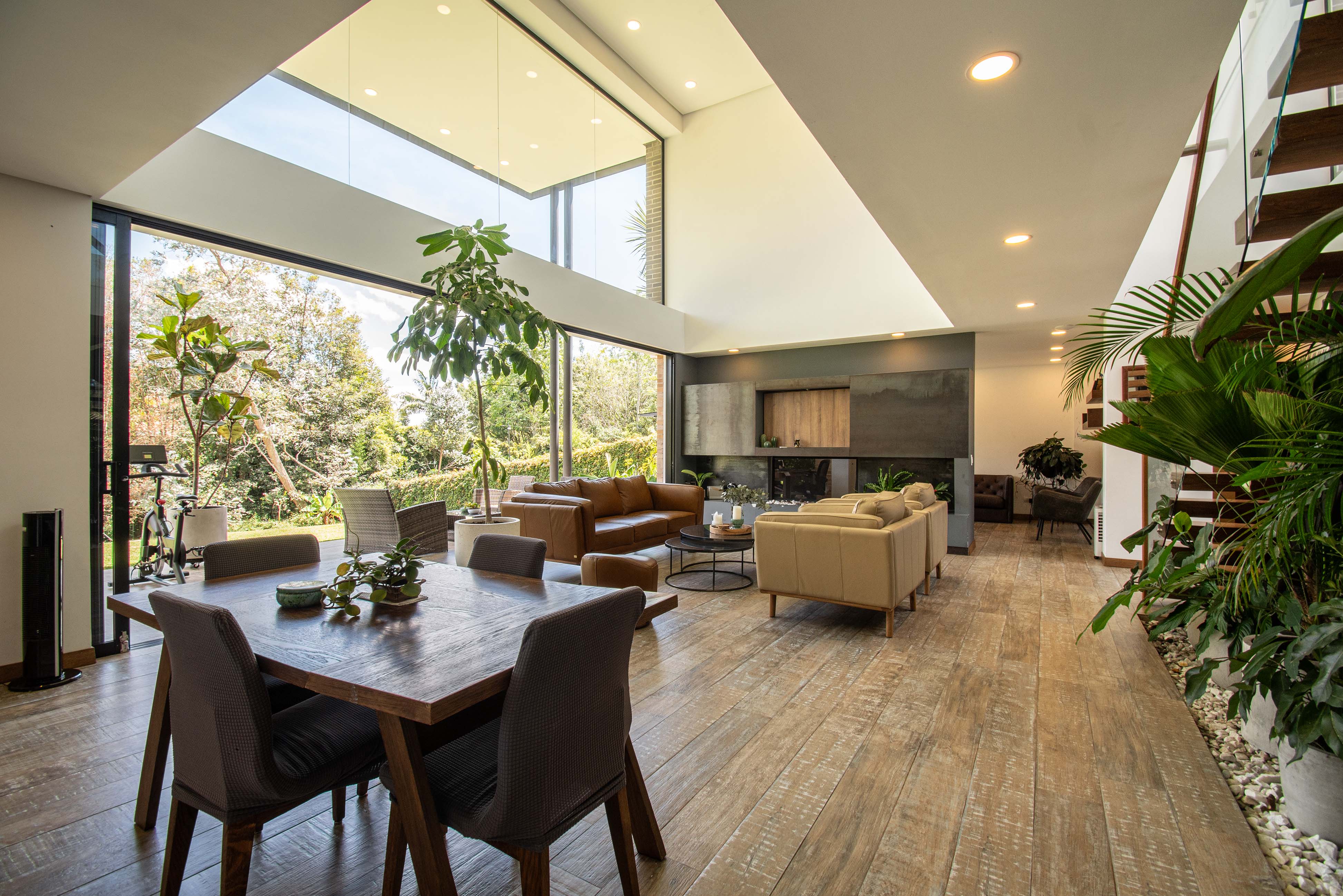 Casa moderna en parcelación para arriendo en Llanogrande