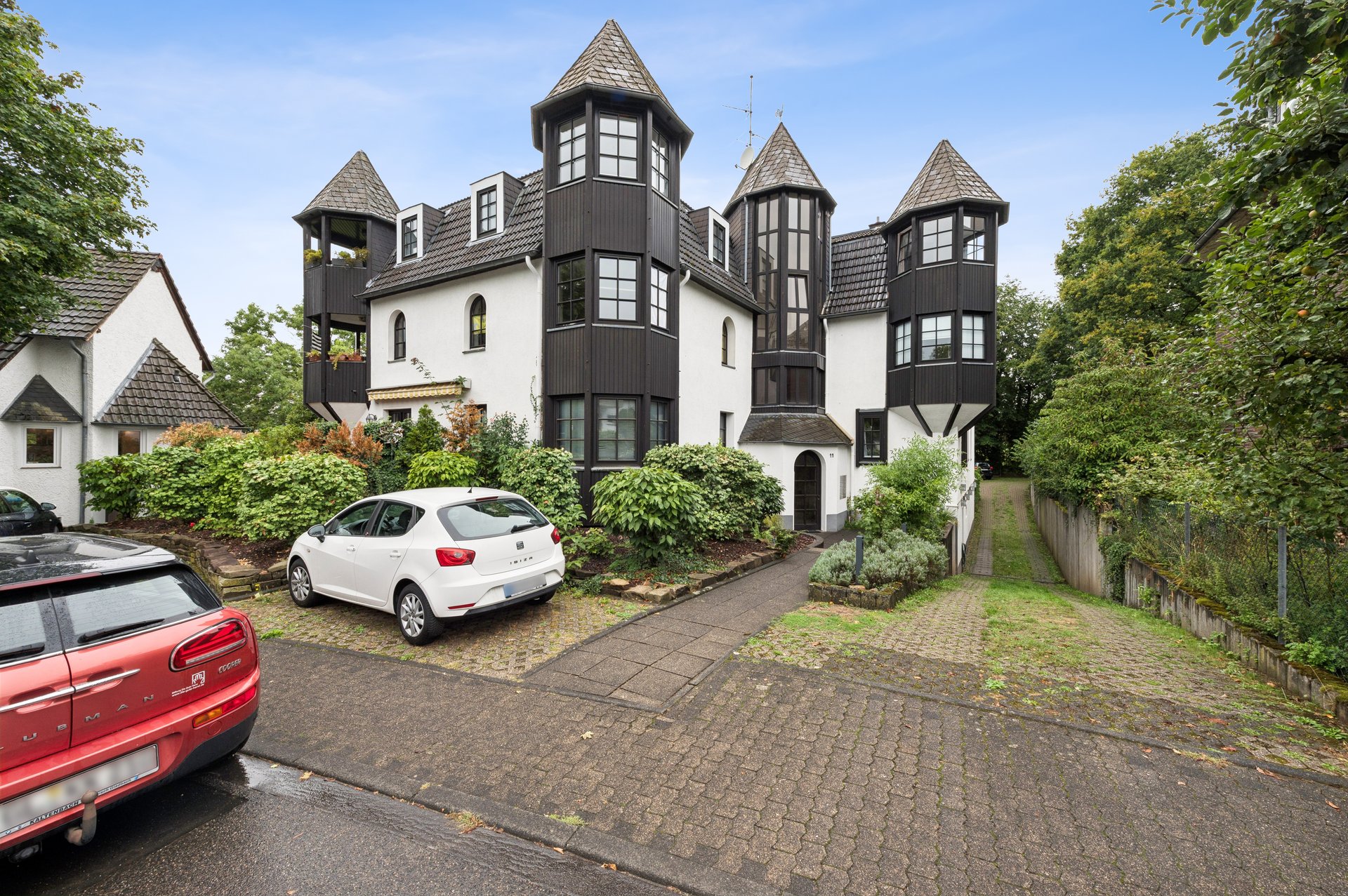 Charming Two-Room Apartment with South-Facing Balcony & Private Parking Space