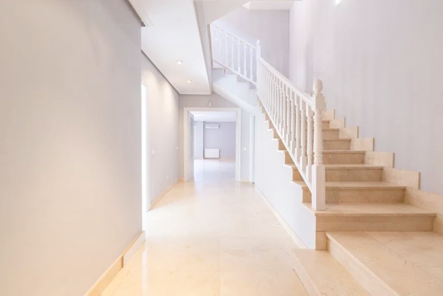 Unfurnished dettached house nearby Liceo Francés for rent