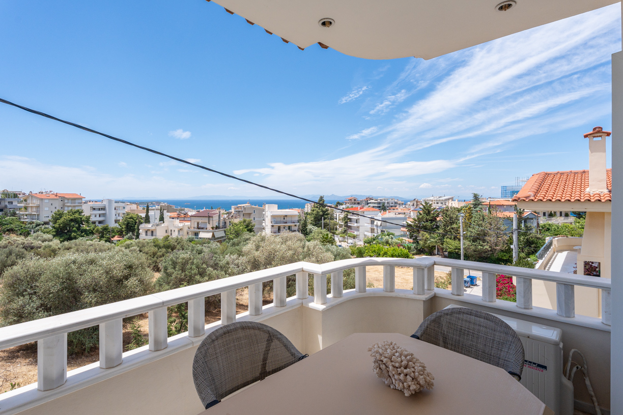 Excellent independent duplex in Voula