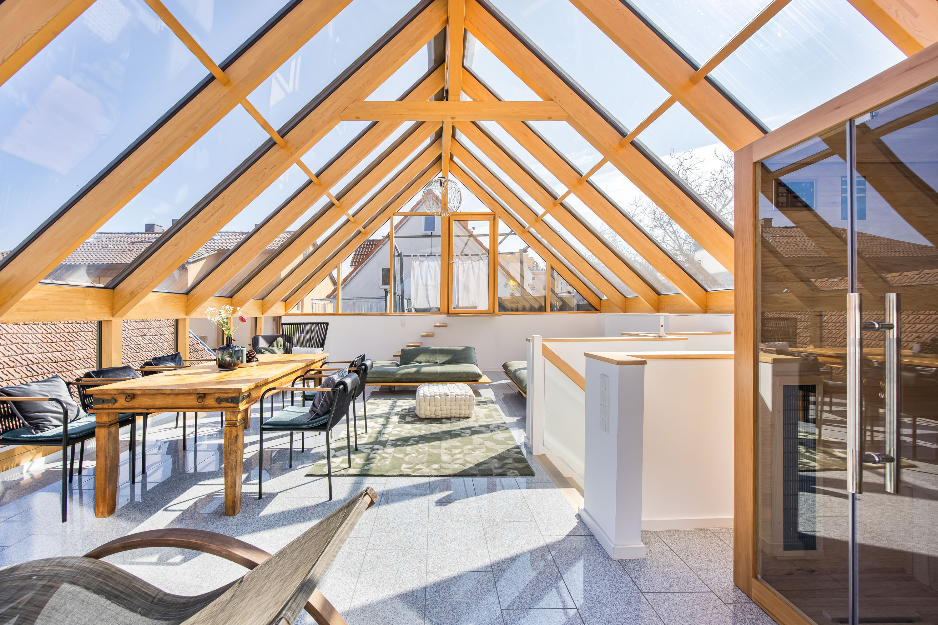 Einzigartige Maisonettewohnung in Bestlage mit Dachterrassen, Sauna und Whirlpool