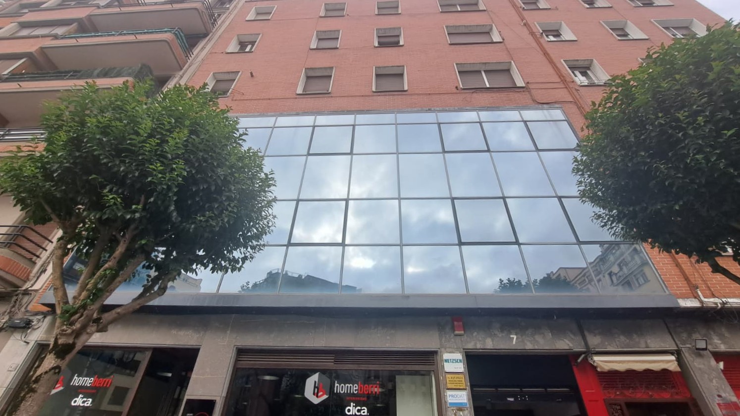 Functional office on Calixto Díez Street, Bilbao