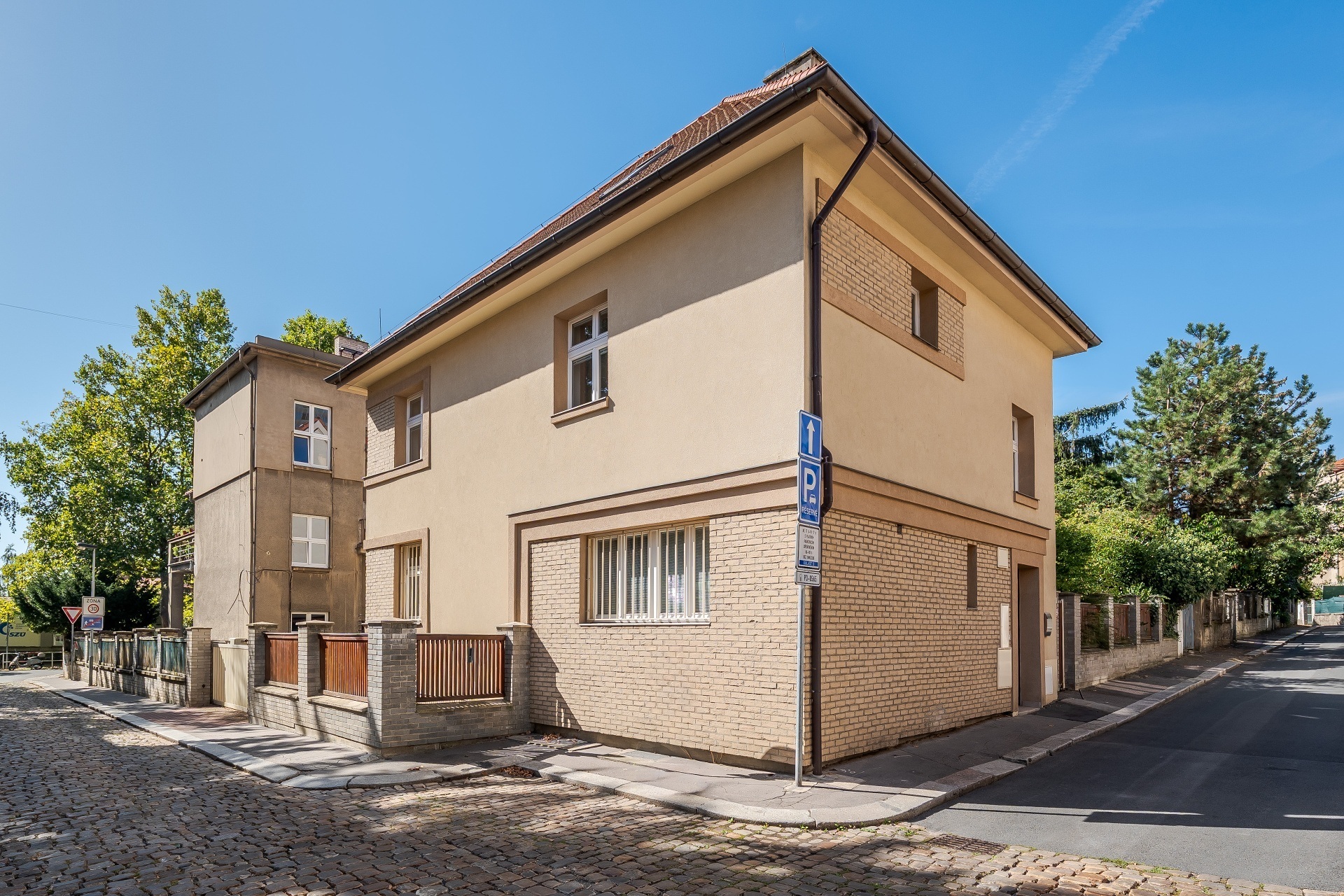 Sale of a villa 5+kt with private wellness and garden